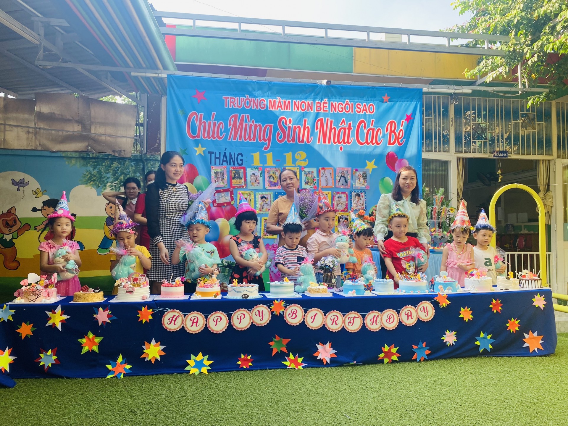 MỪNG SINH NHẬT CÔ VÀ BÉ 11/12-2022