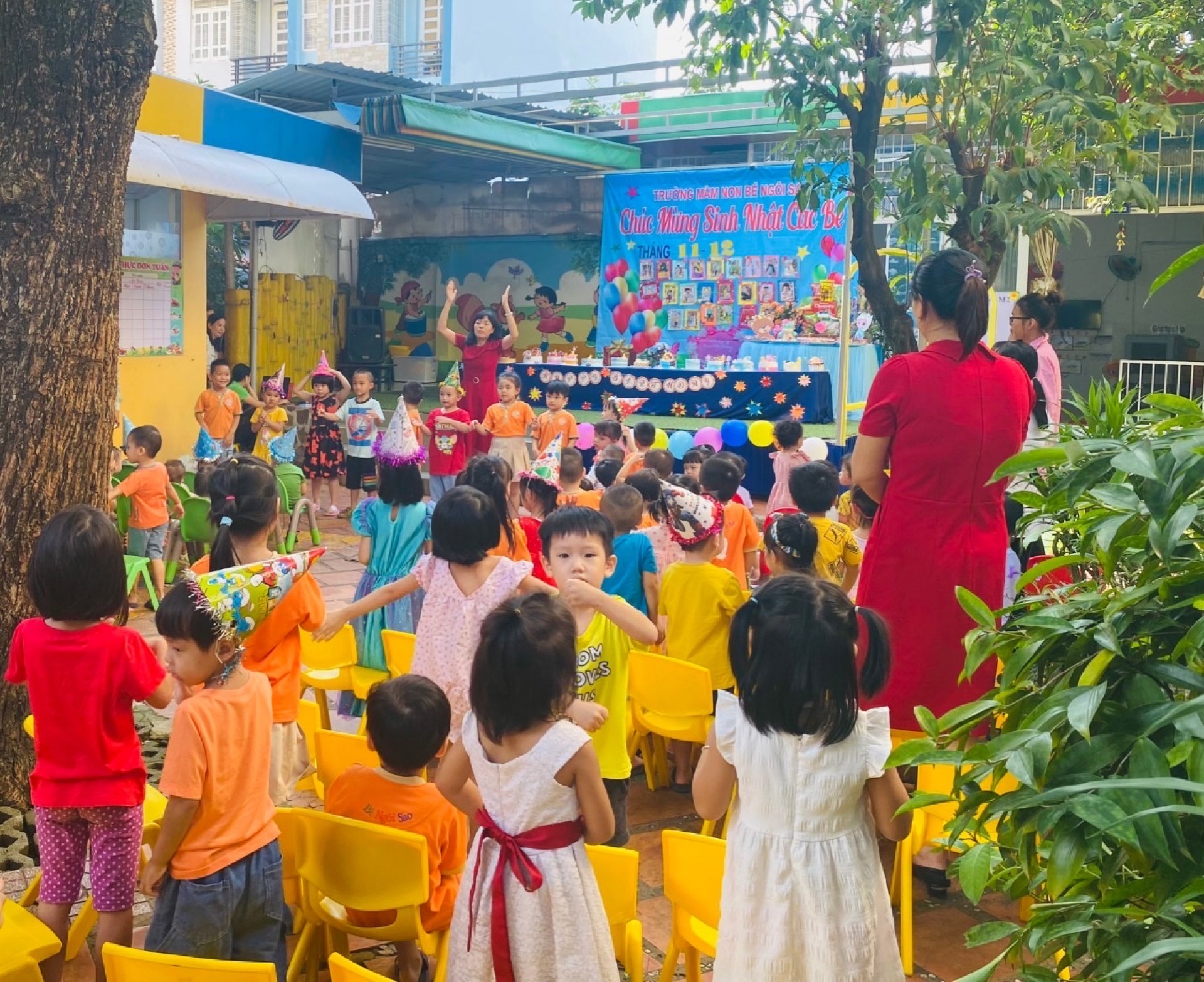 MỪNG SINH NHẬT CÔ VÀ BÉ 11/12-2022