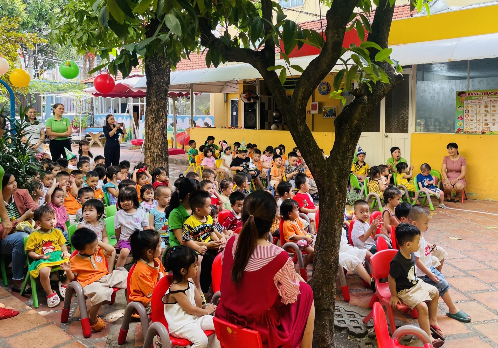 MỪNG SINH NHẬT CÔ VÀ CÁC BÉ THÁNG 3 VÀ THÁNG 4