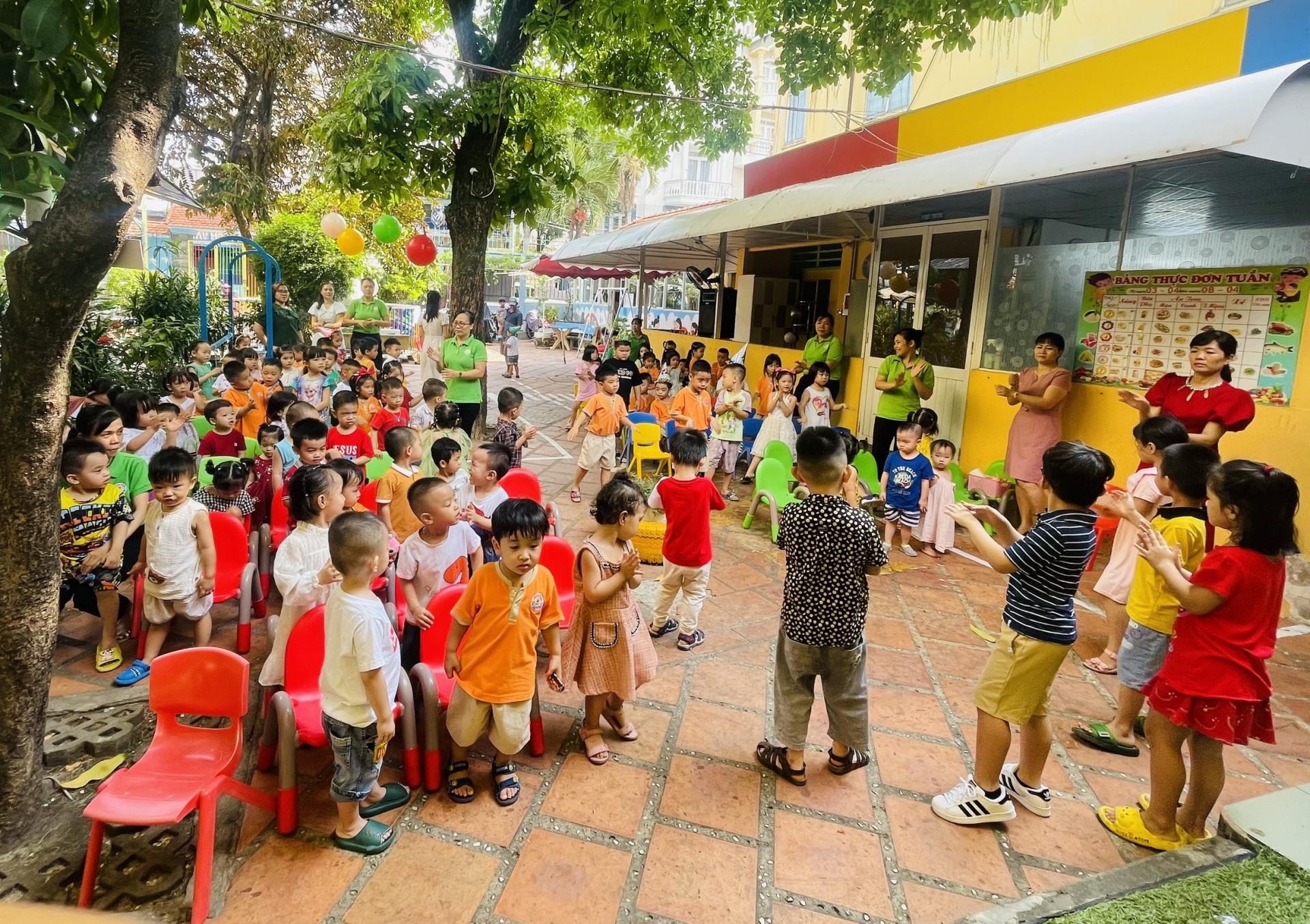 MỪNG SINH NHẬT CÔ VÀ CÁC BÉ THÁNG 3 VÀ THÁNG 4