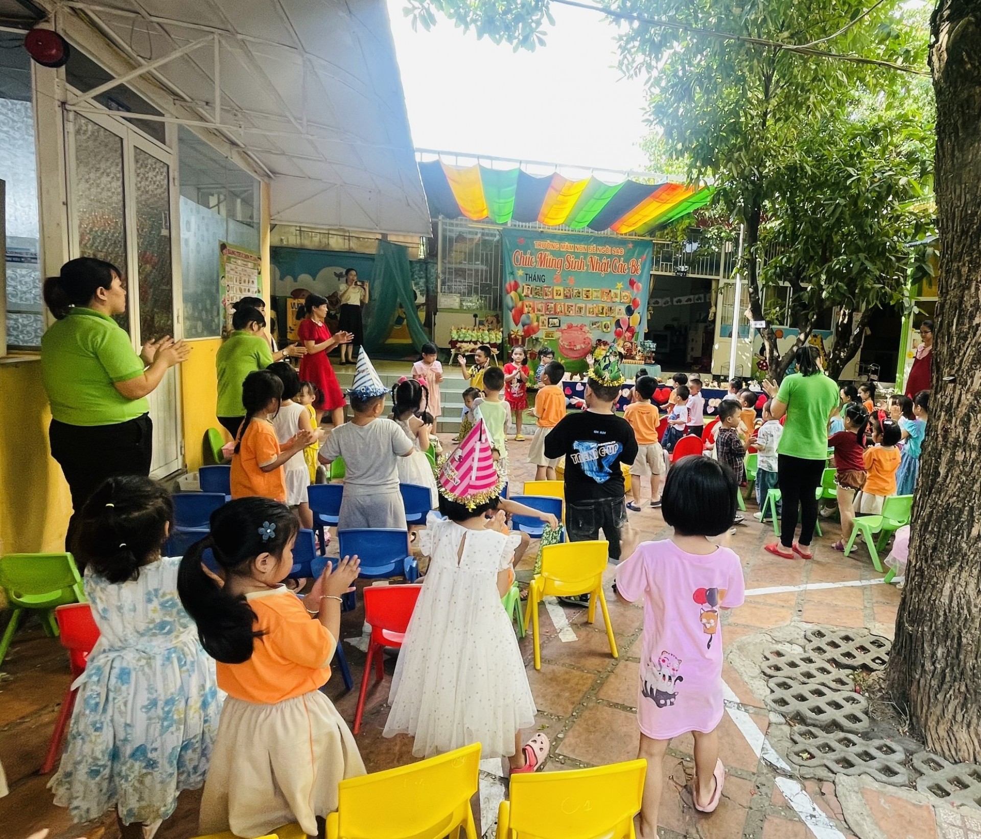 MỪNG SINH NHẬT CÔ VÀ CÁC BÉ THÁNG 3 VÀ THÁNG 4