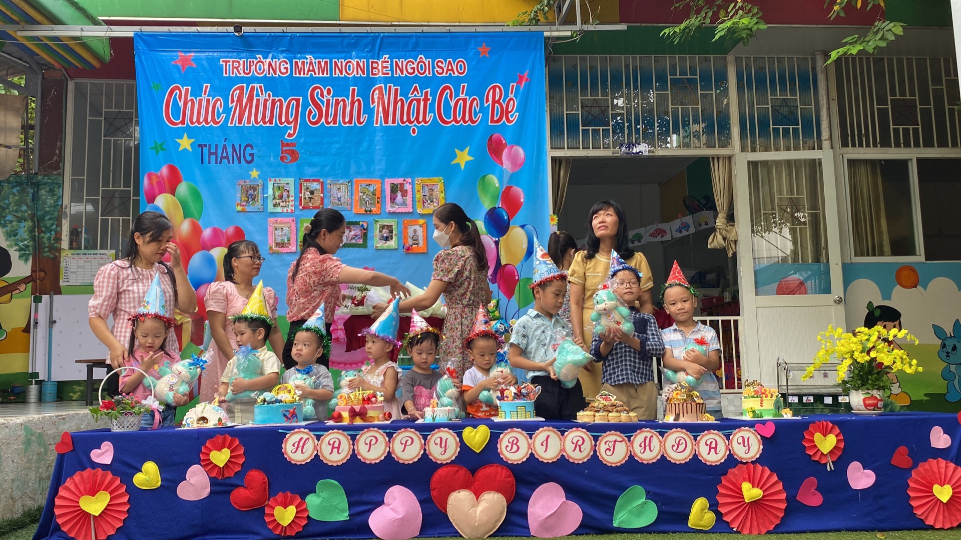 MỪNG SINH NHẬT CÔ VÀ BÉ THÁNG 5