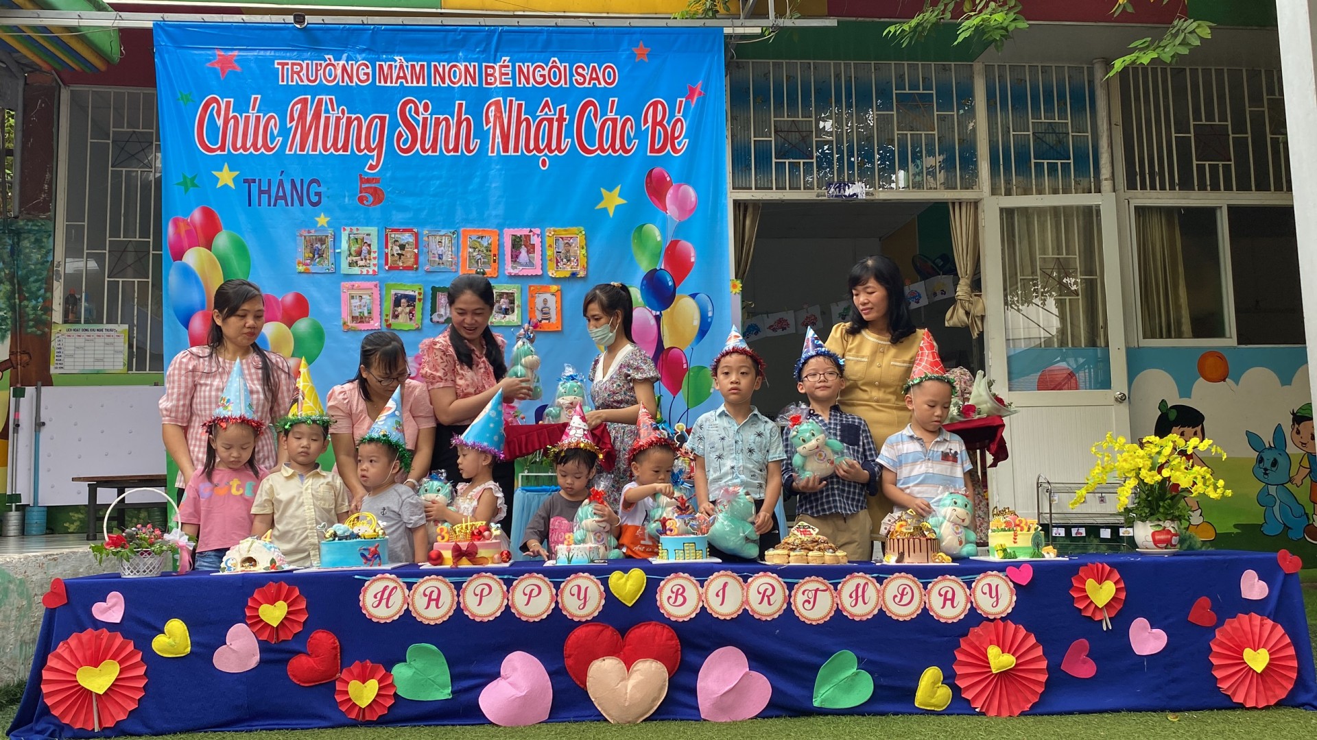 MỪNG SINH NHẬT CÔ VÀ BÉ THÁNG 5
