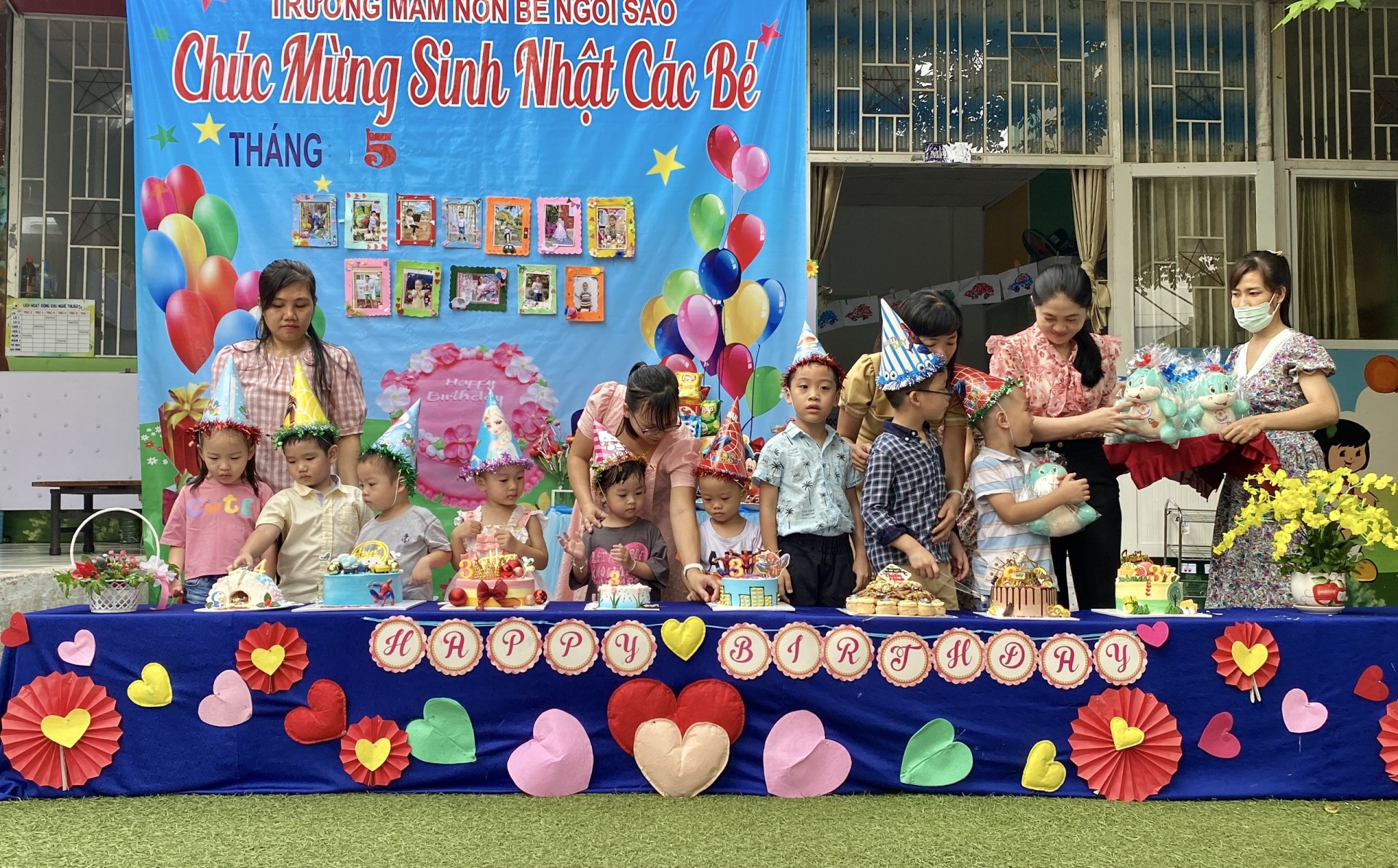 MỪNG SINH NHẬT CÔ VÀ BÉ THÁNG 5