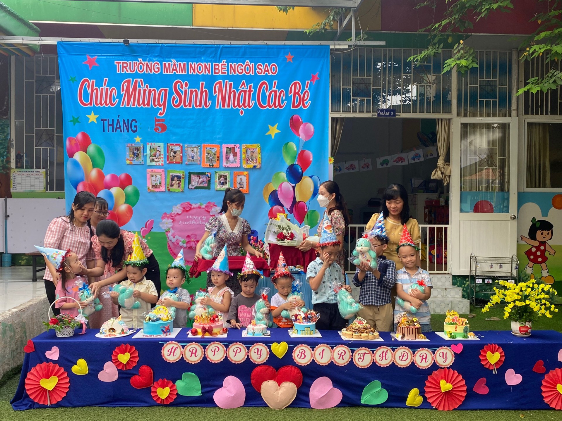 MỪNG SINH NHẬT CÔ VÀ BÉ THÁNG 5