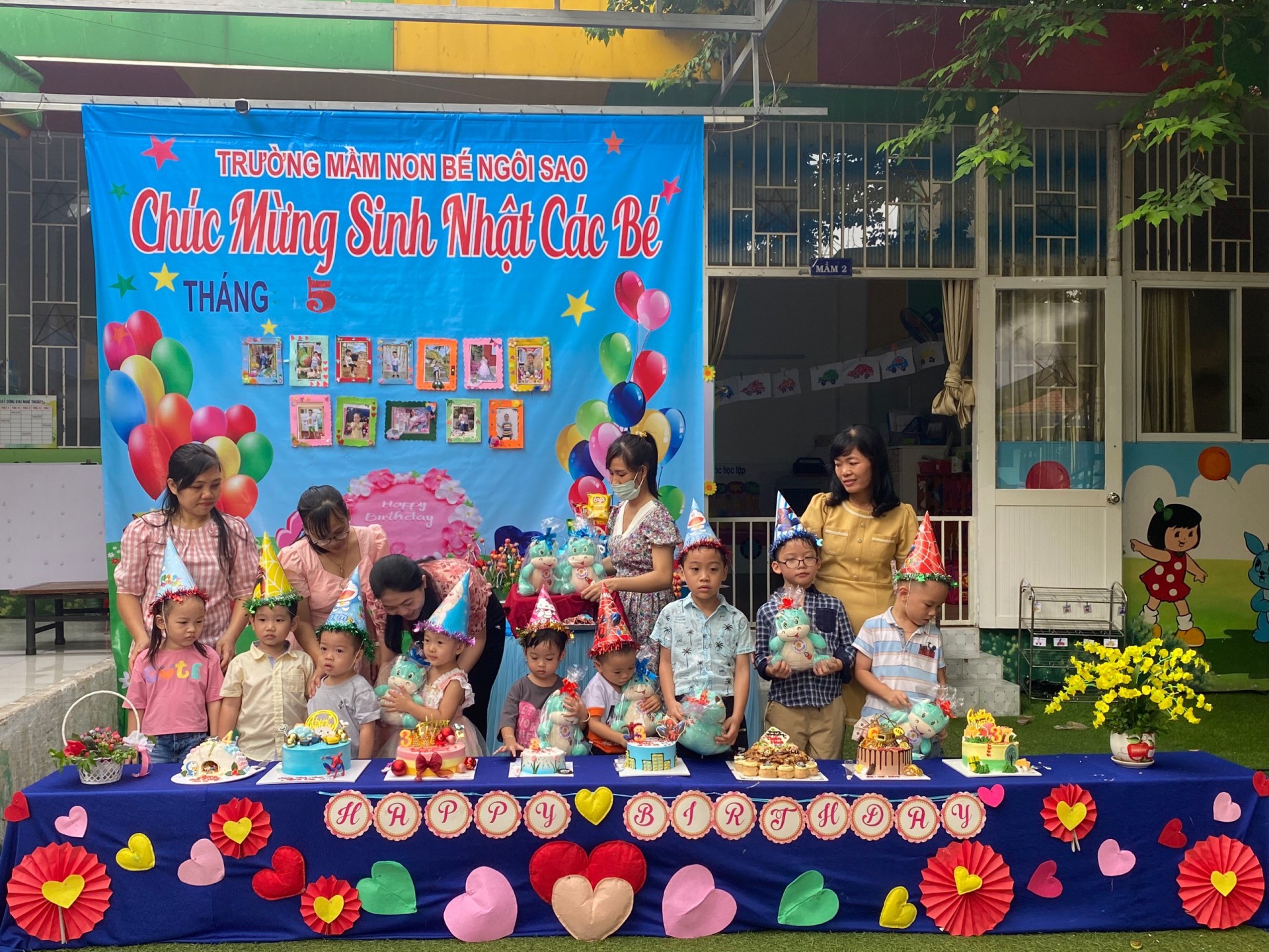 MỪNG SINH NHẬT CÔ VÀ BÉ THÁNG 5