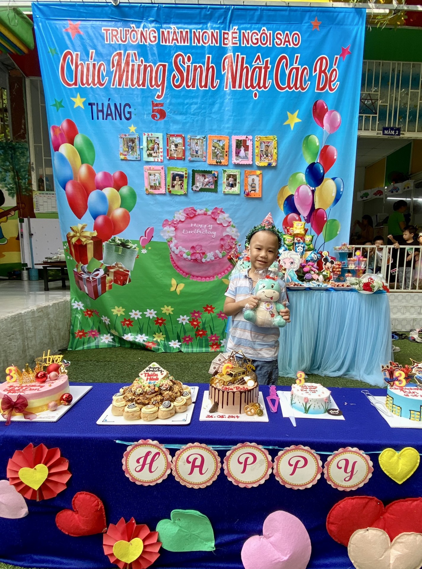 MỪNG SINH NHẬT CÔ VÀ BÉ THÁNG 5