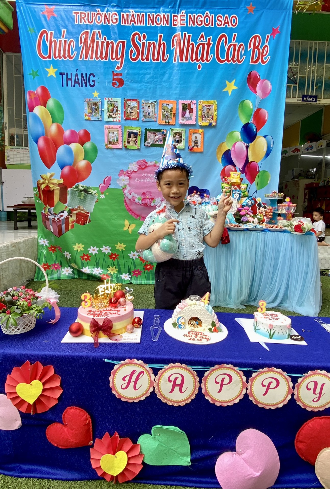 MỪNG SINH NHẬT CÔ VÀ BÉ THÁNG 5