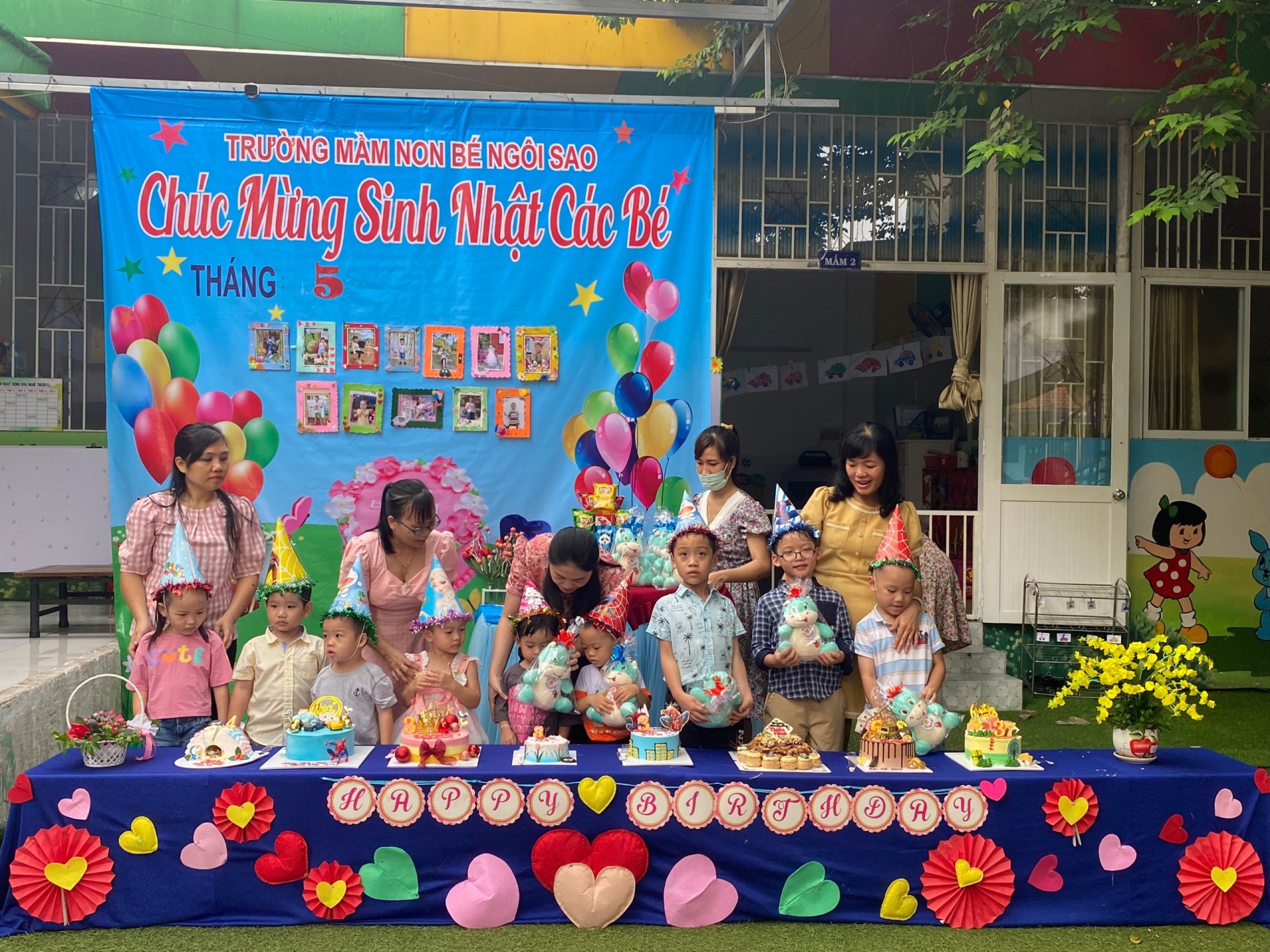 MỪNG SINH NHẬT CÔ VÀ BÉ THÁNG 5