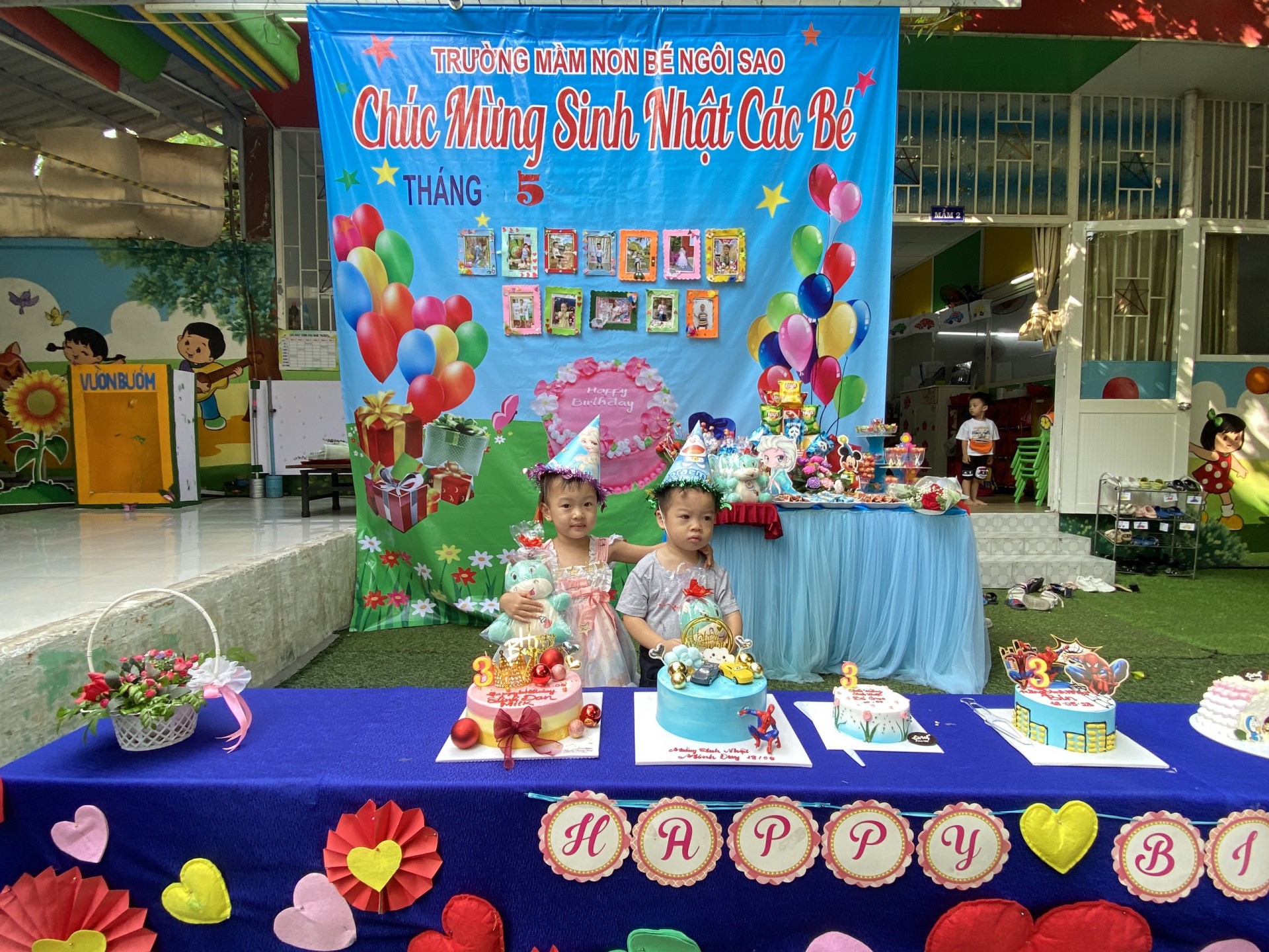 MỪNG SINH NHẬT CÔ VÀ BÉ THÁNG 5