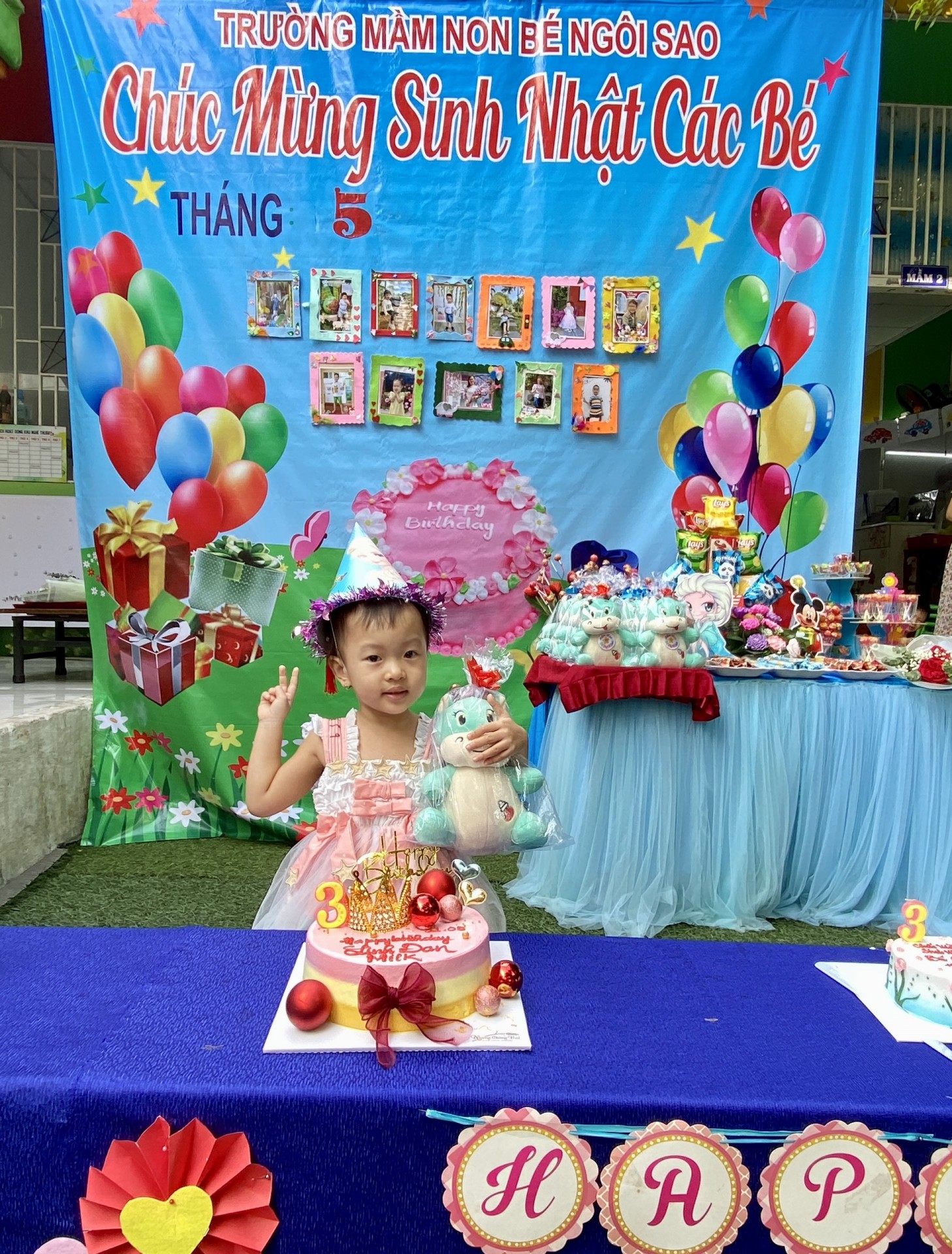 MỪNG SINH NHẬT CÔ VÀ BÉ THÁNG 5