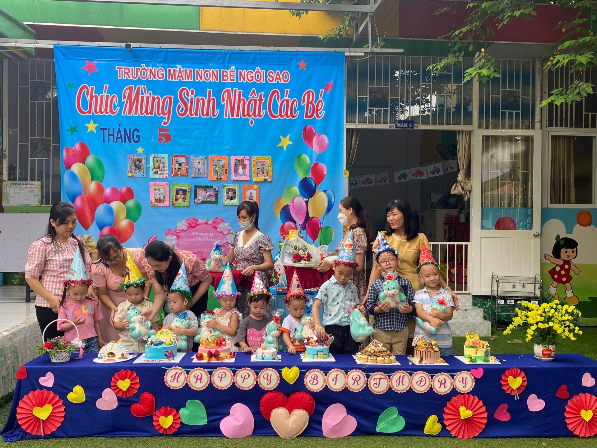 MỪNG SINH NHẬT CÔ VÀ BÉ THÁNG 5