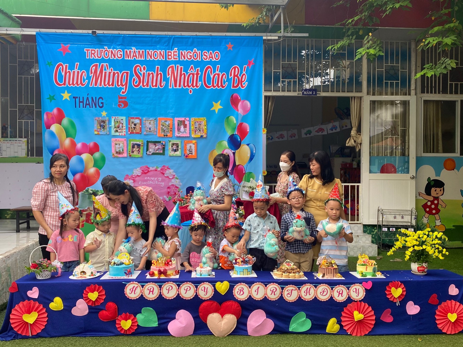 MỪNG SINH NHẬT CÔ VÀ BÉ THÁNG 5