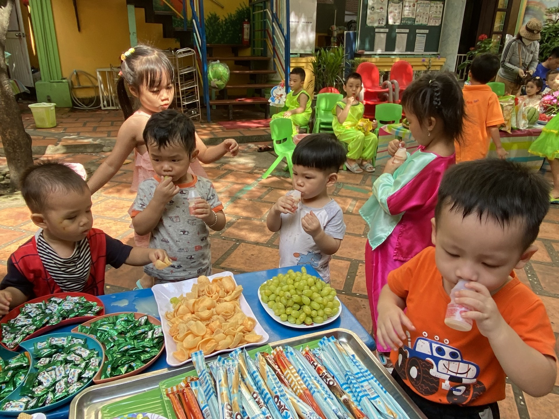 BÉ VUI TRUNG THU 2022