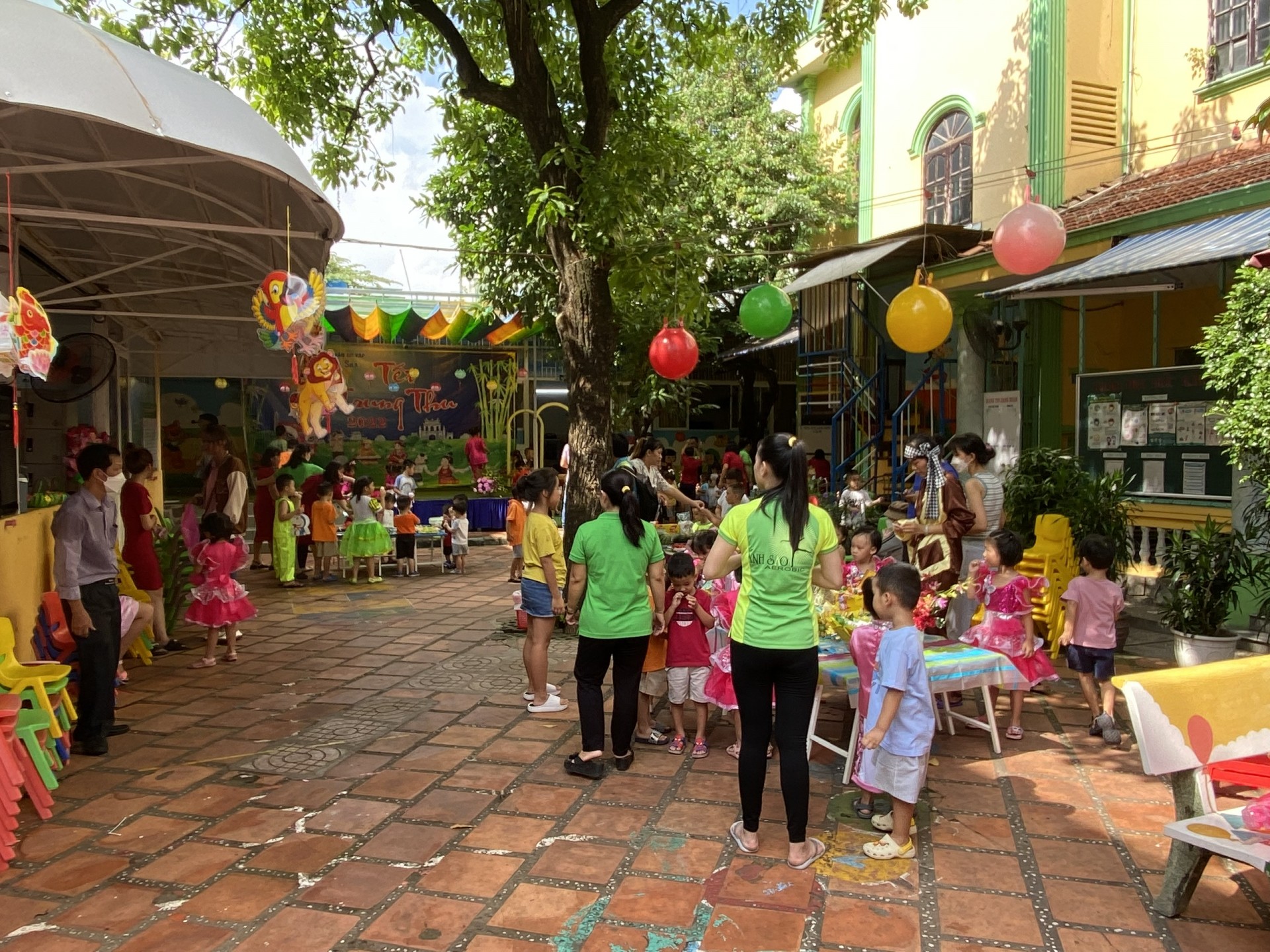 BÉ VUI TRUNG THU 2022