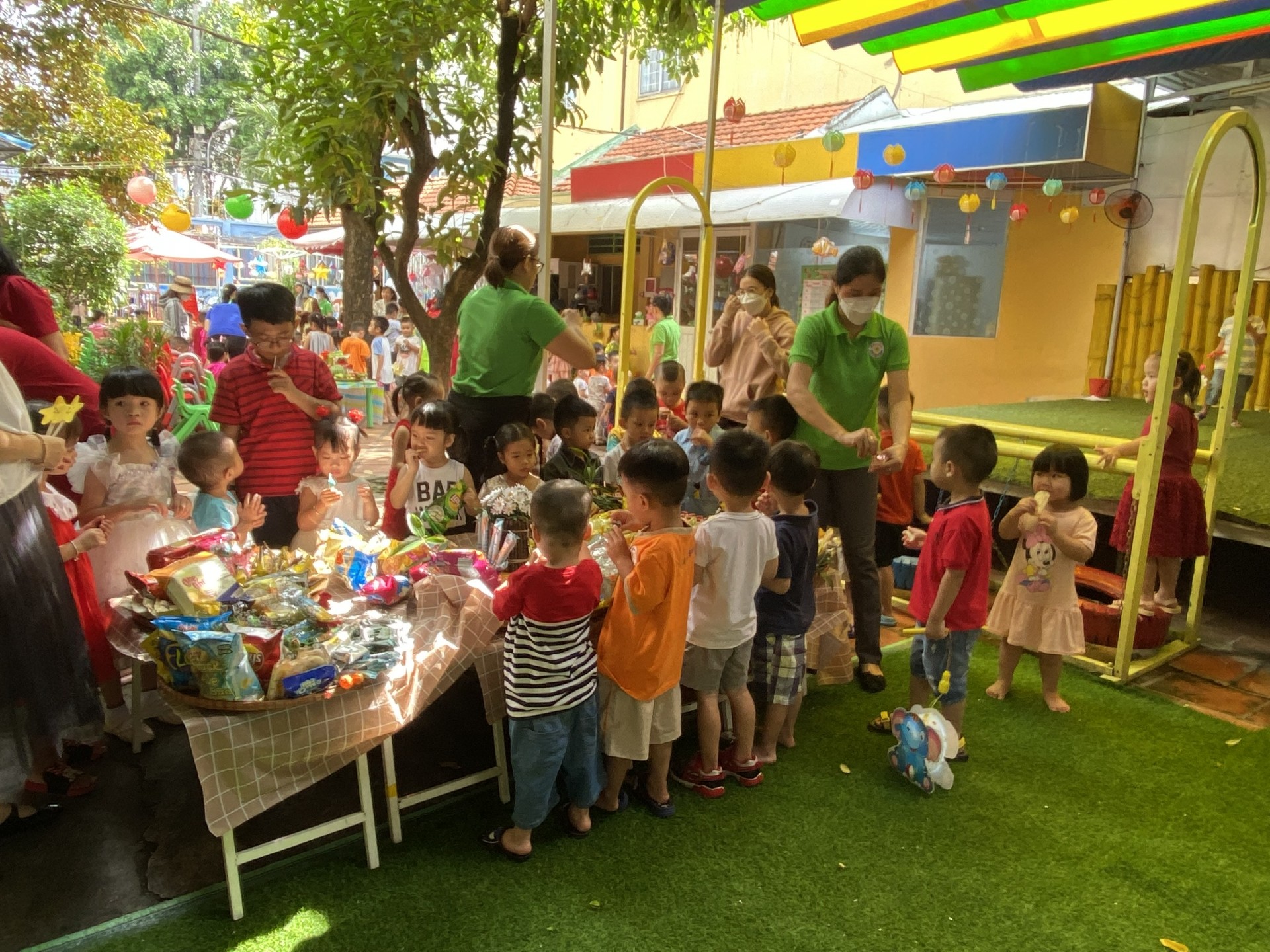 BÉ VUI TRUNG THU 2022