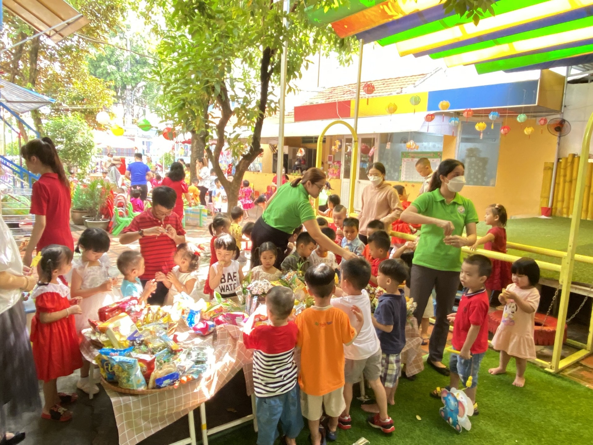 BÉ VUI TRUNG THU 2022