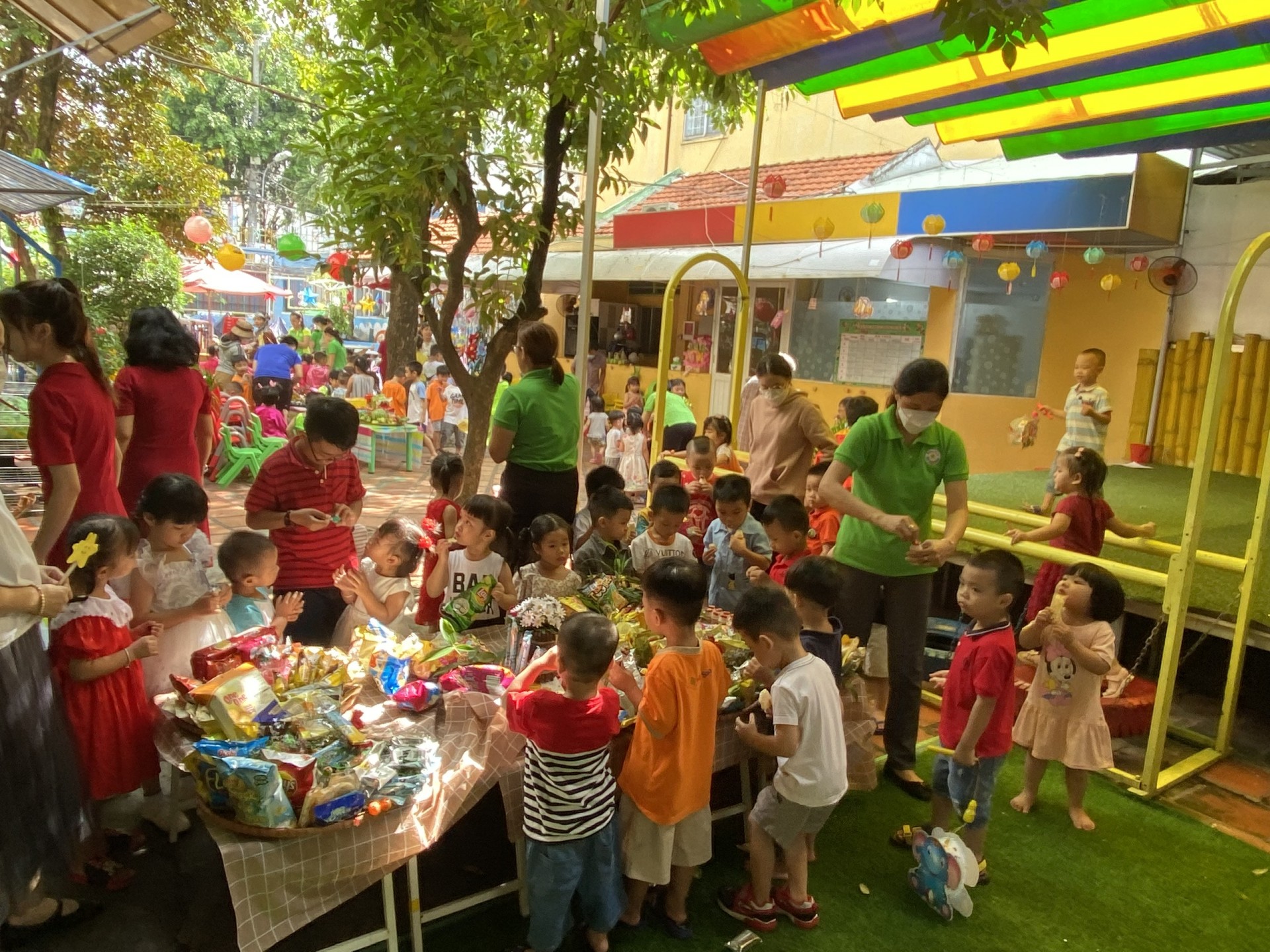 BÉ VUI TRUNG THU 2022