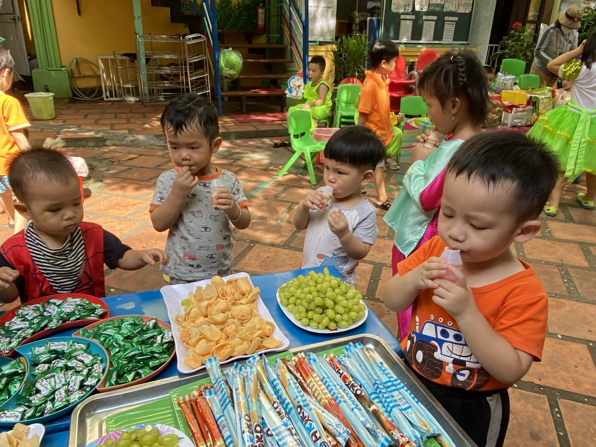 BÉ VUI TRUNG THU 2022