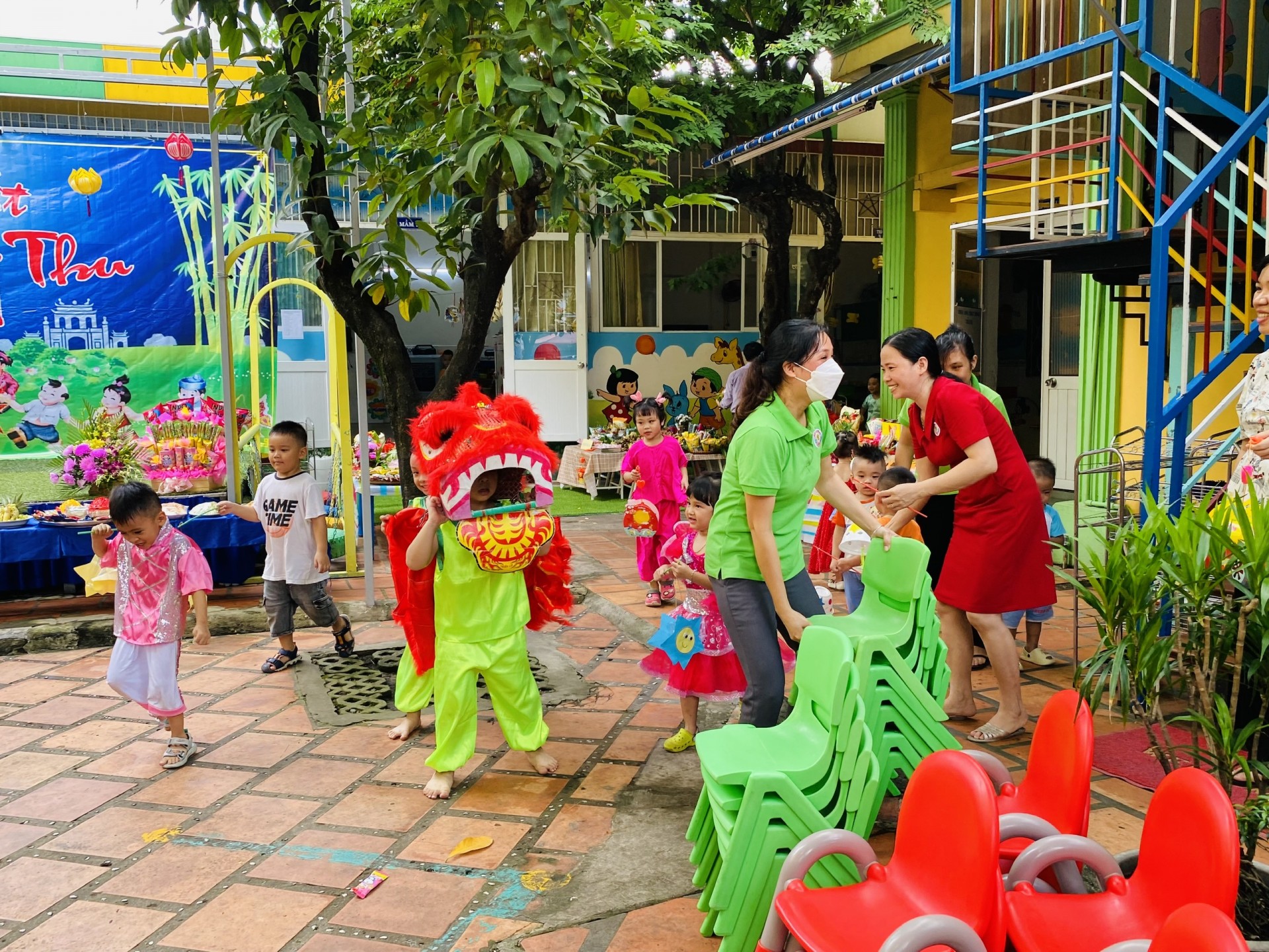 BÉ VUI TRUNG THU 2022