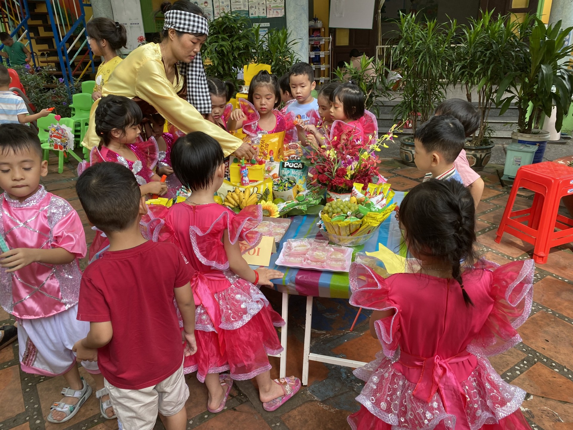 BÉ VUI TRUNG THU 2022