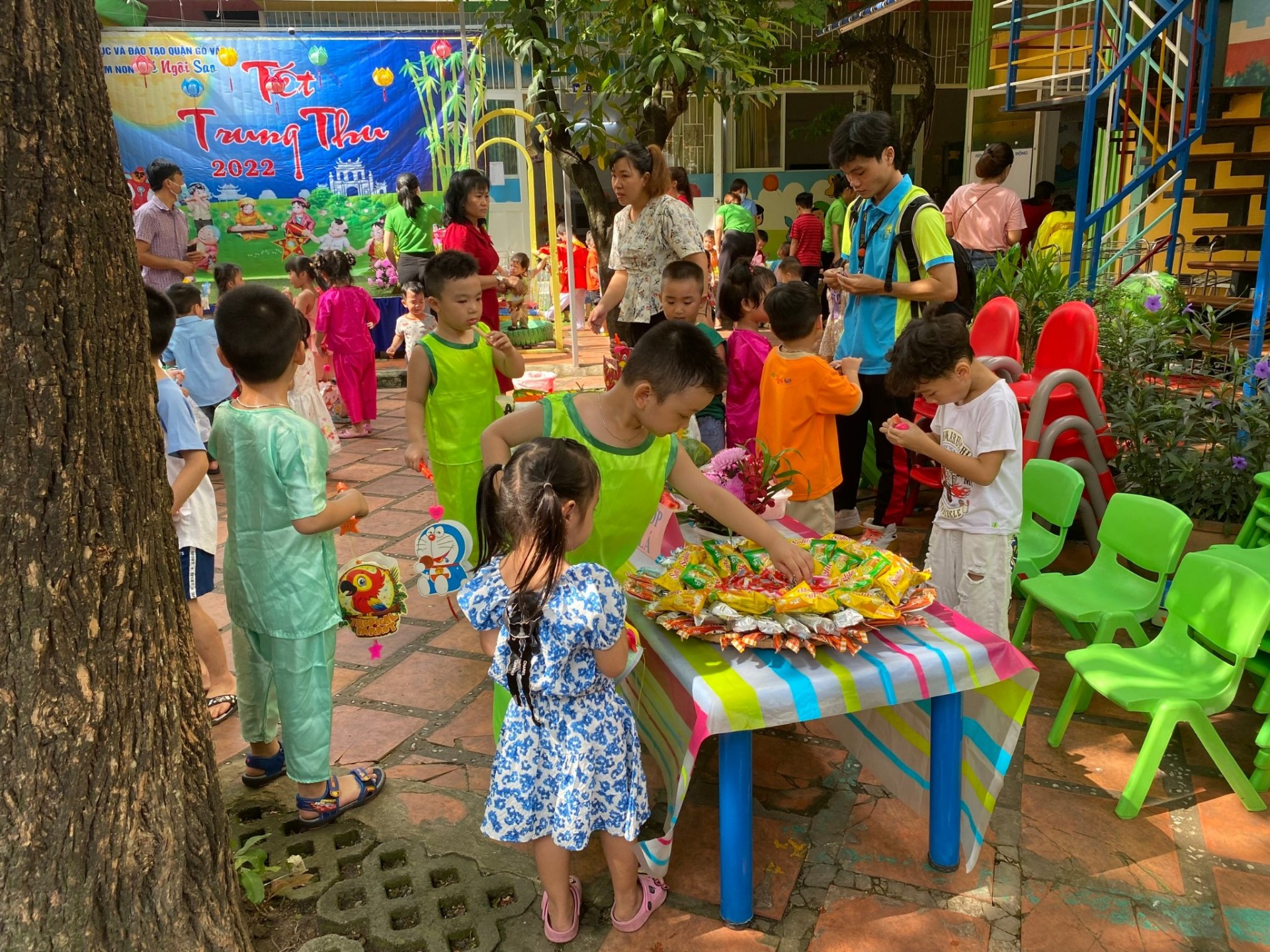 BÉ VUI TRUNG THU 2022