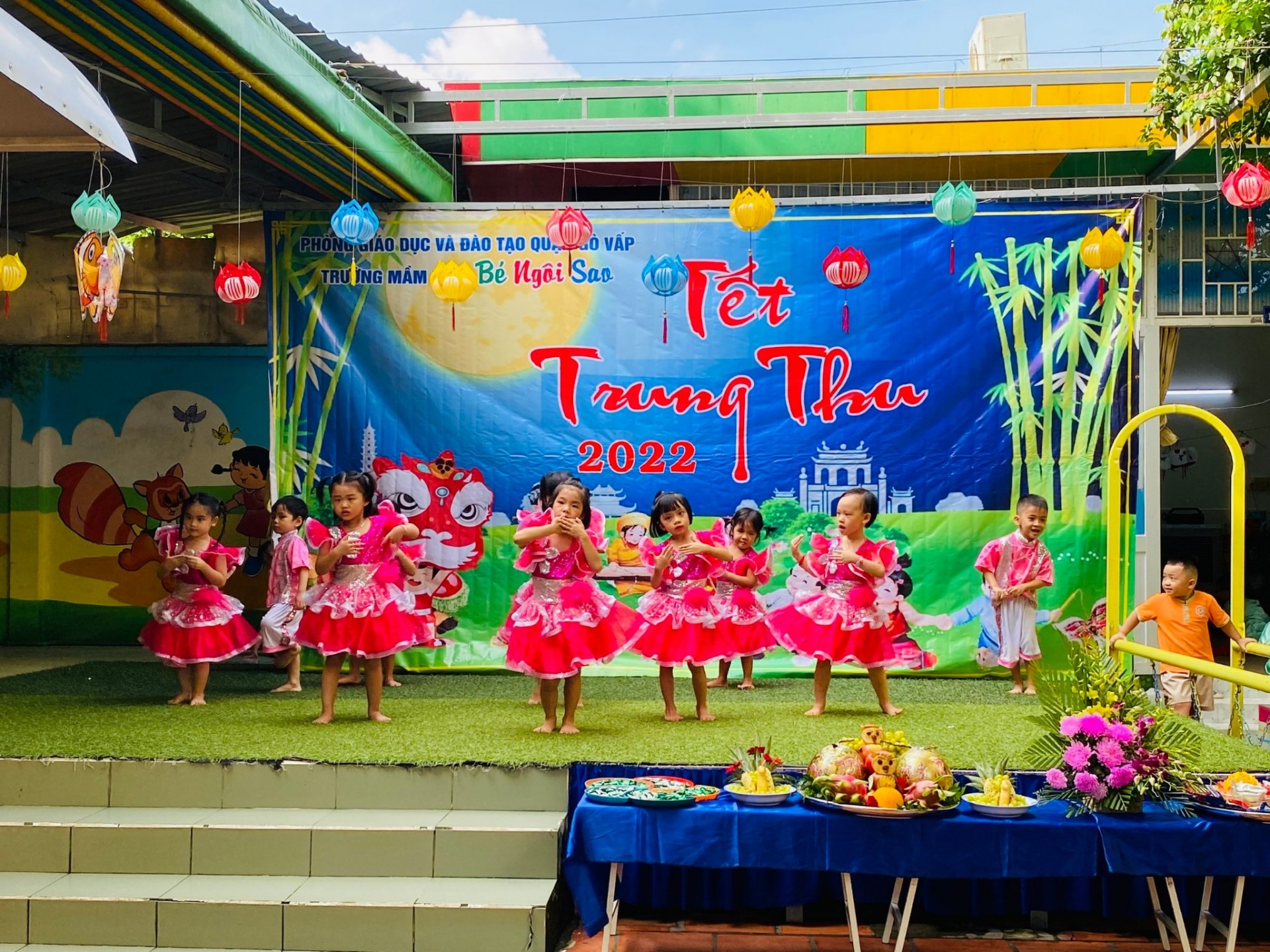 BÉ VUI TRUNG THU 2022