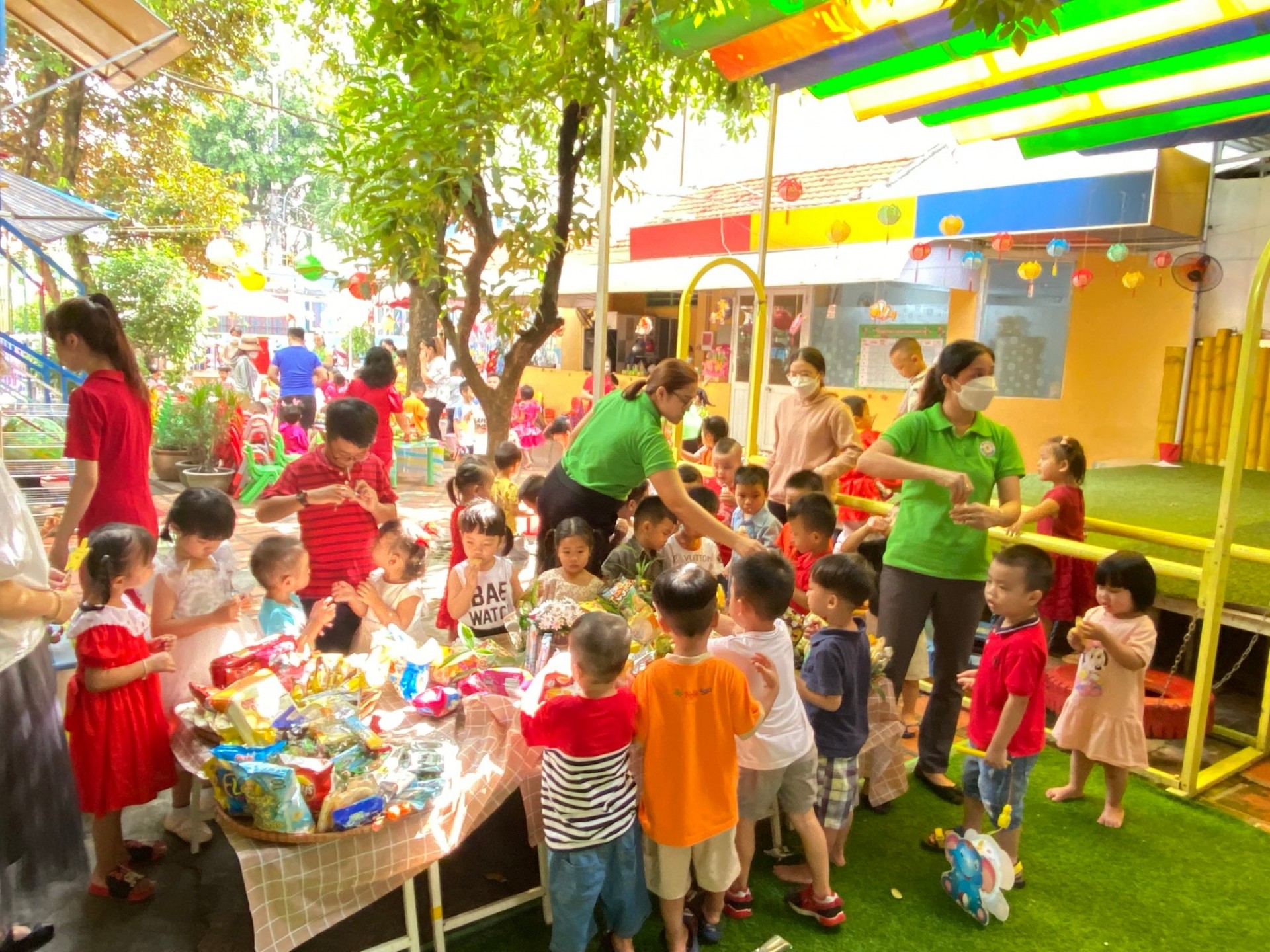 BÉ VUI TRUNG THU 2022