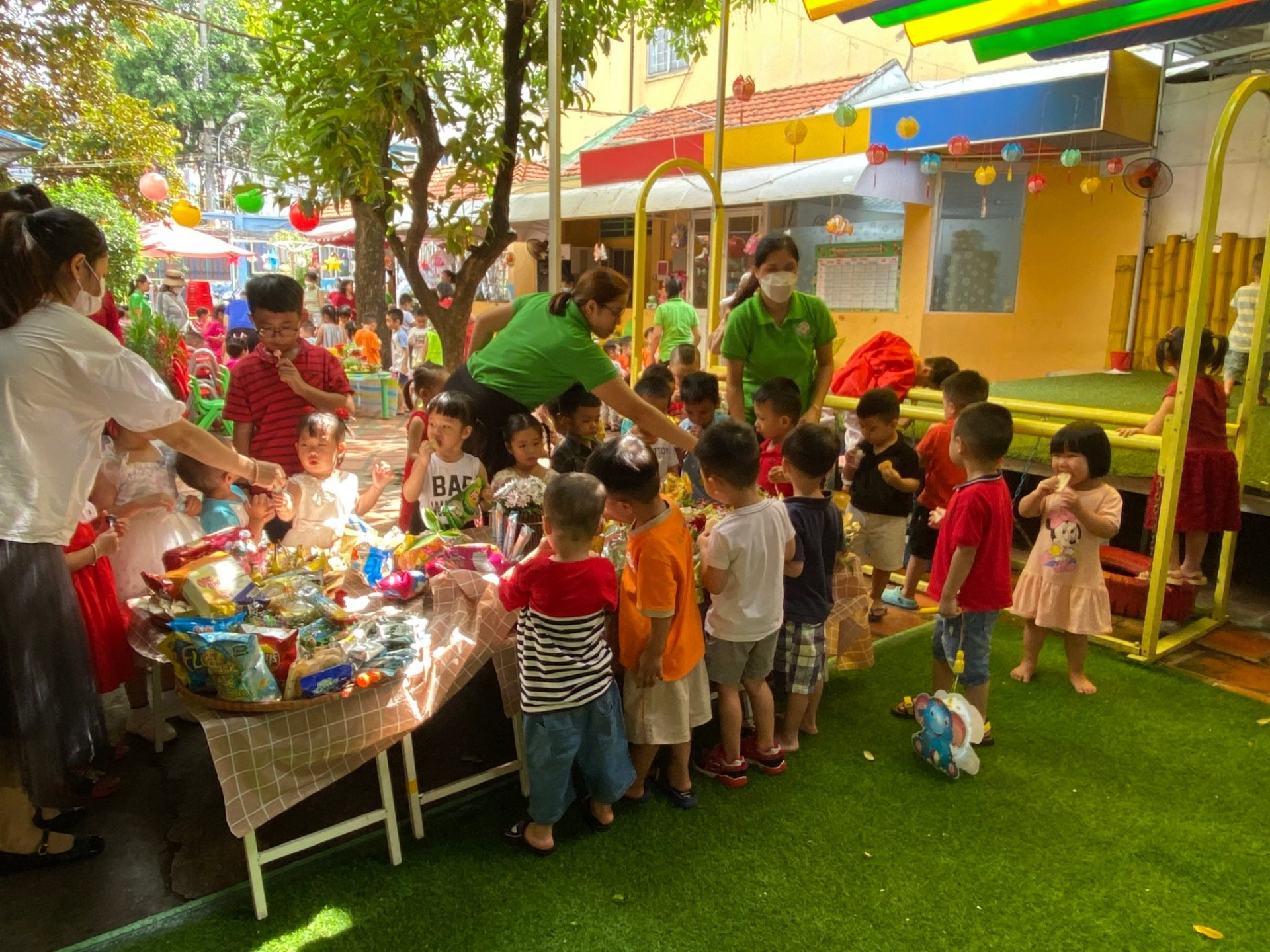 BÉ VUI TRUNG THU 2022