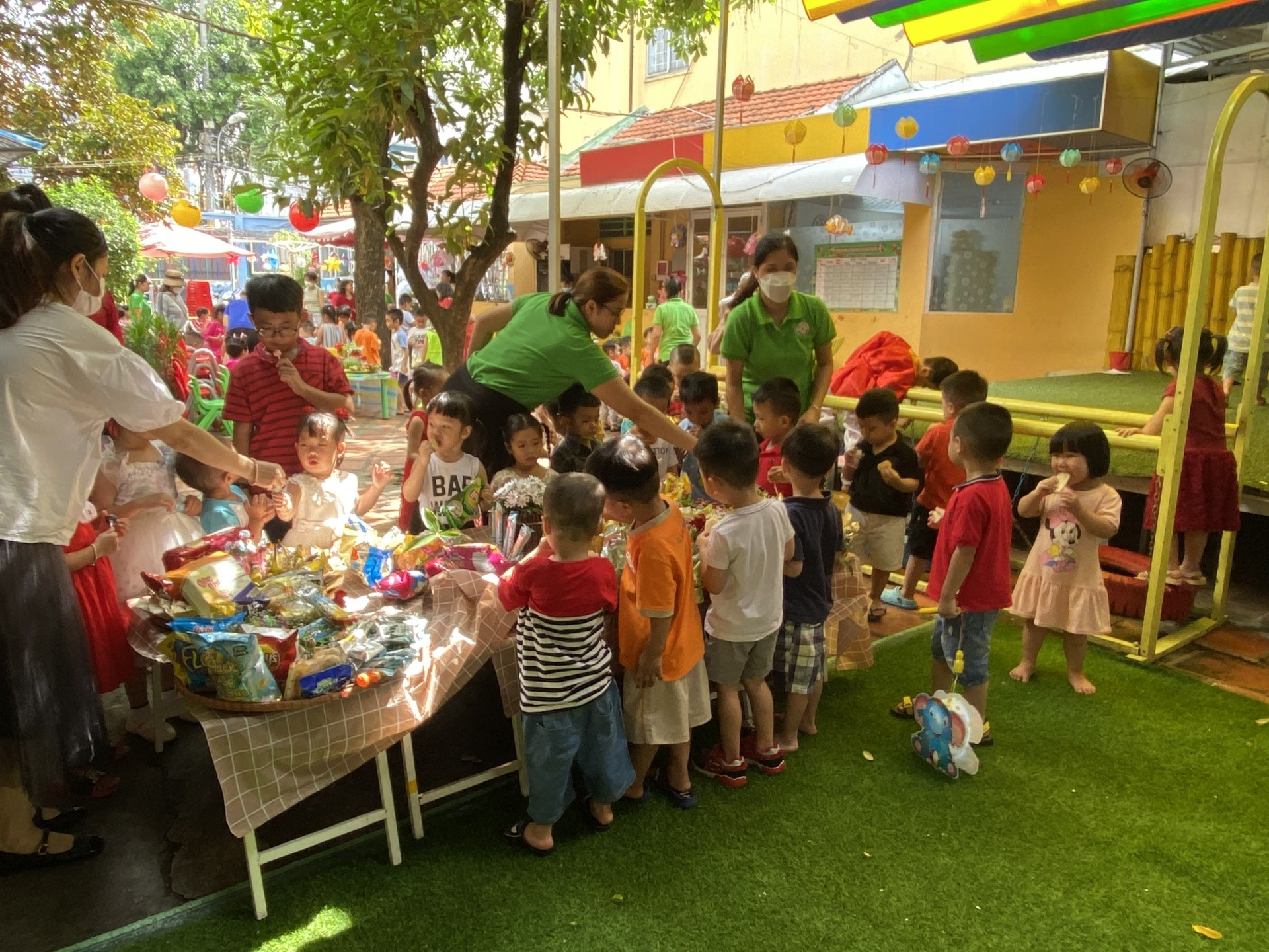 BÉ VUI TRUNG THU 2022