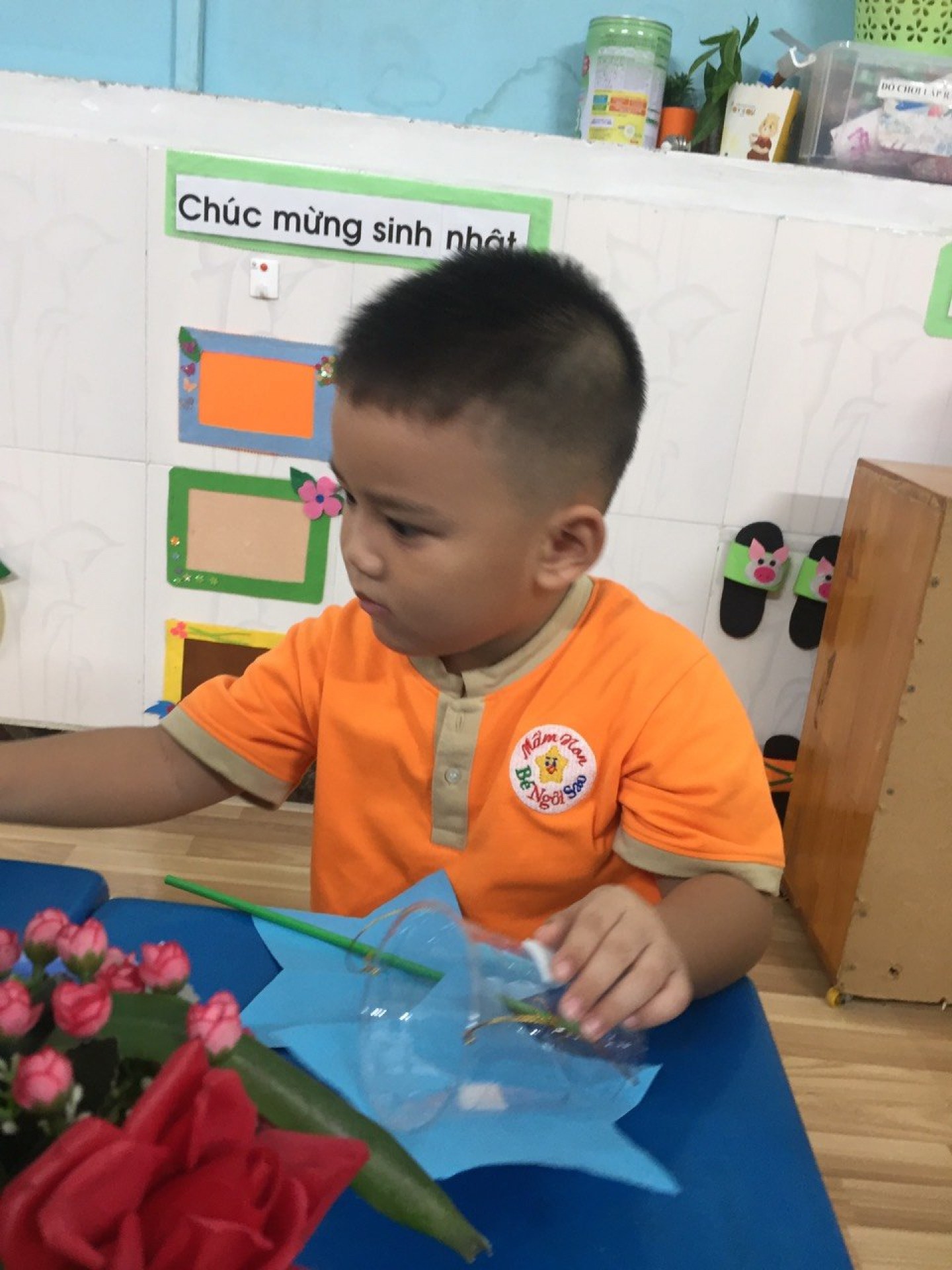 BÉ LÀM  ĐÈN VÀ BÁNH TRUNG THU 2022