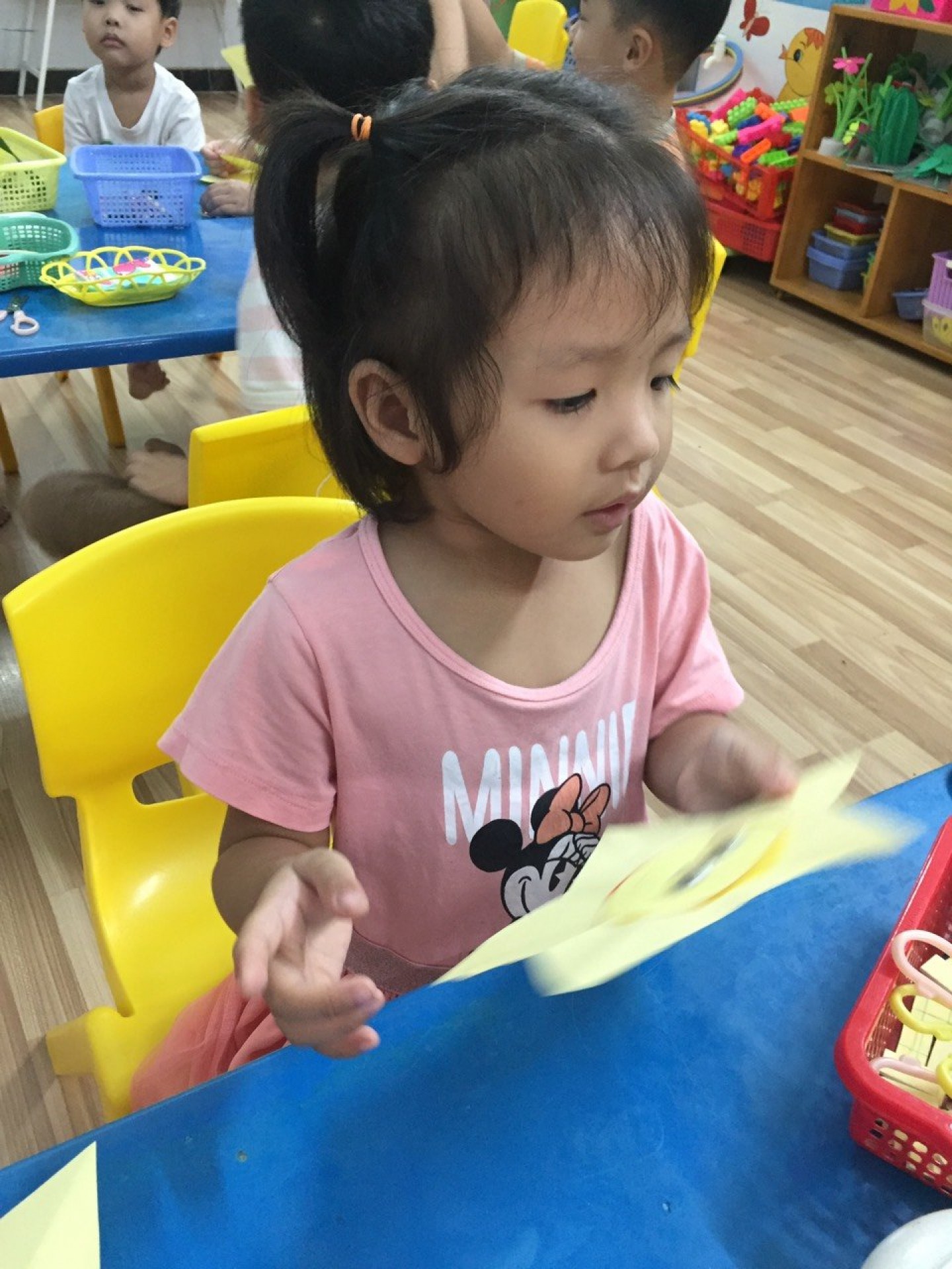 BÉ LÀM  ĐÈN VÀ BÁNH TRUNG THU 2022