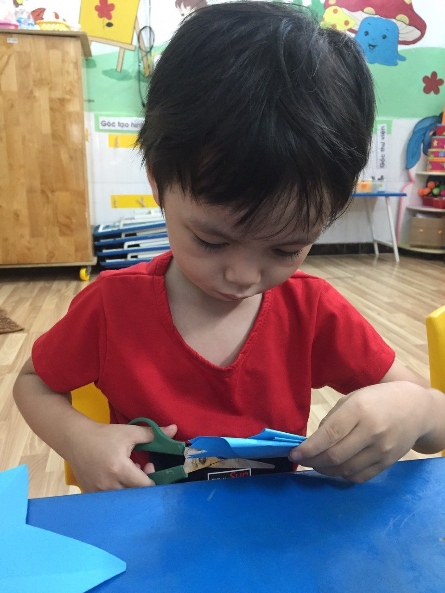 BÉ LÀM  ĐÈN VÀ BÁNH TRUNG THU 2022