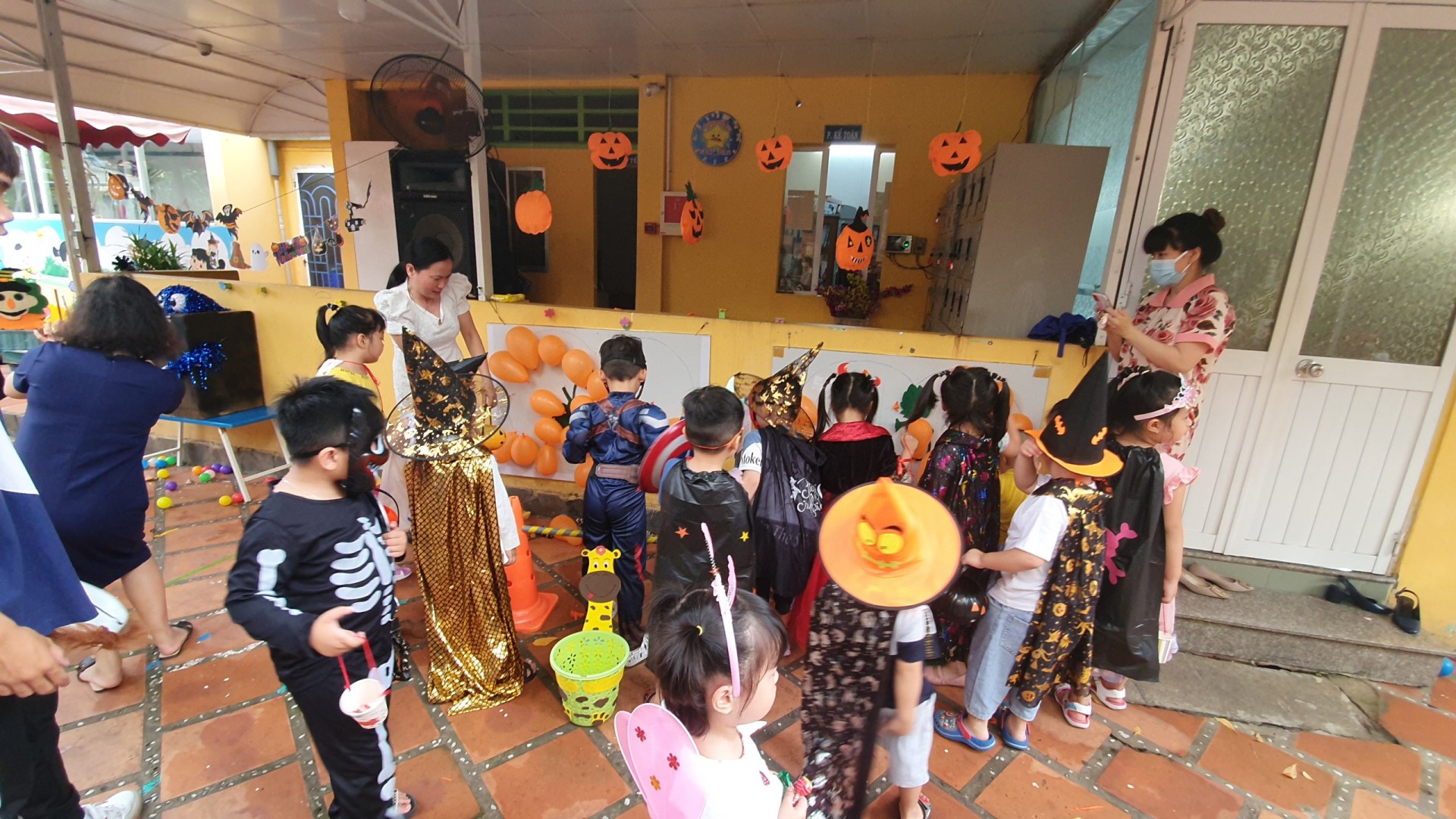 LỄ HỘI HÓA TRANG 2022