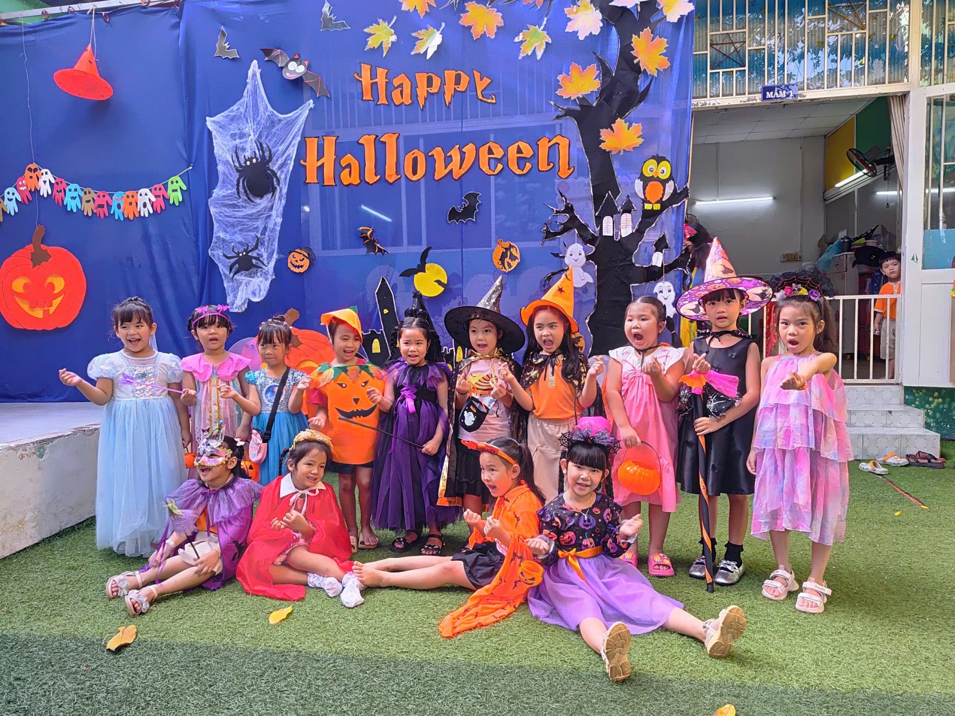 HAPPY HALLOWEEN 2024