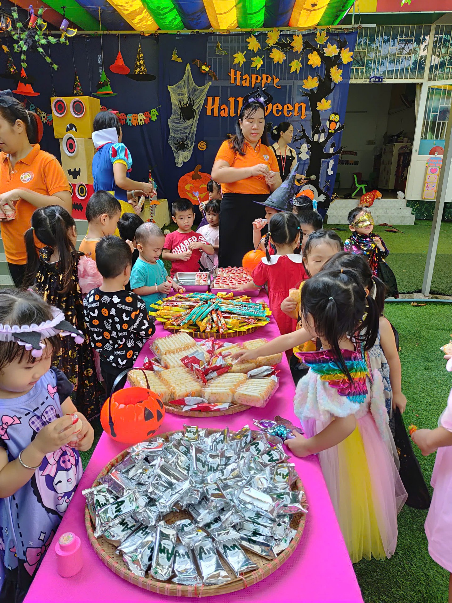 HAPPY HALLOWEEN 2024