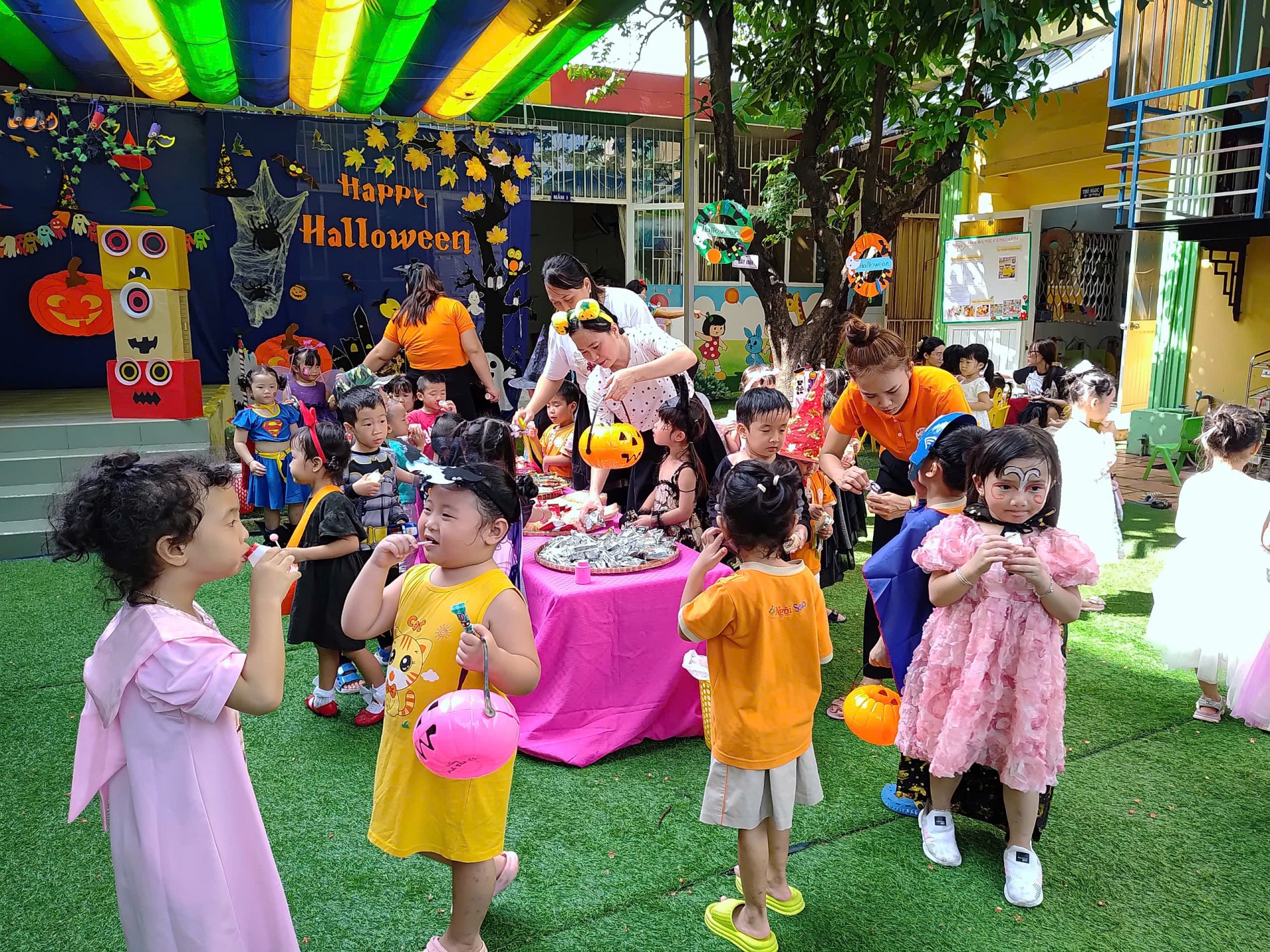 HAPPY HALLOWEEN 2024