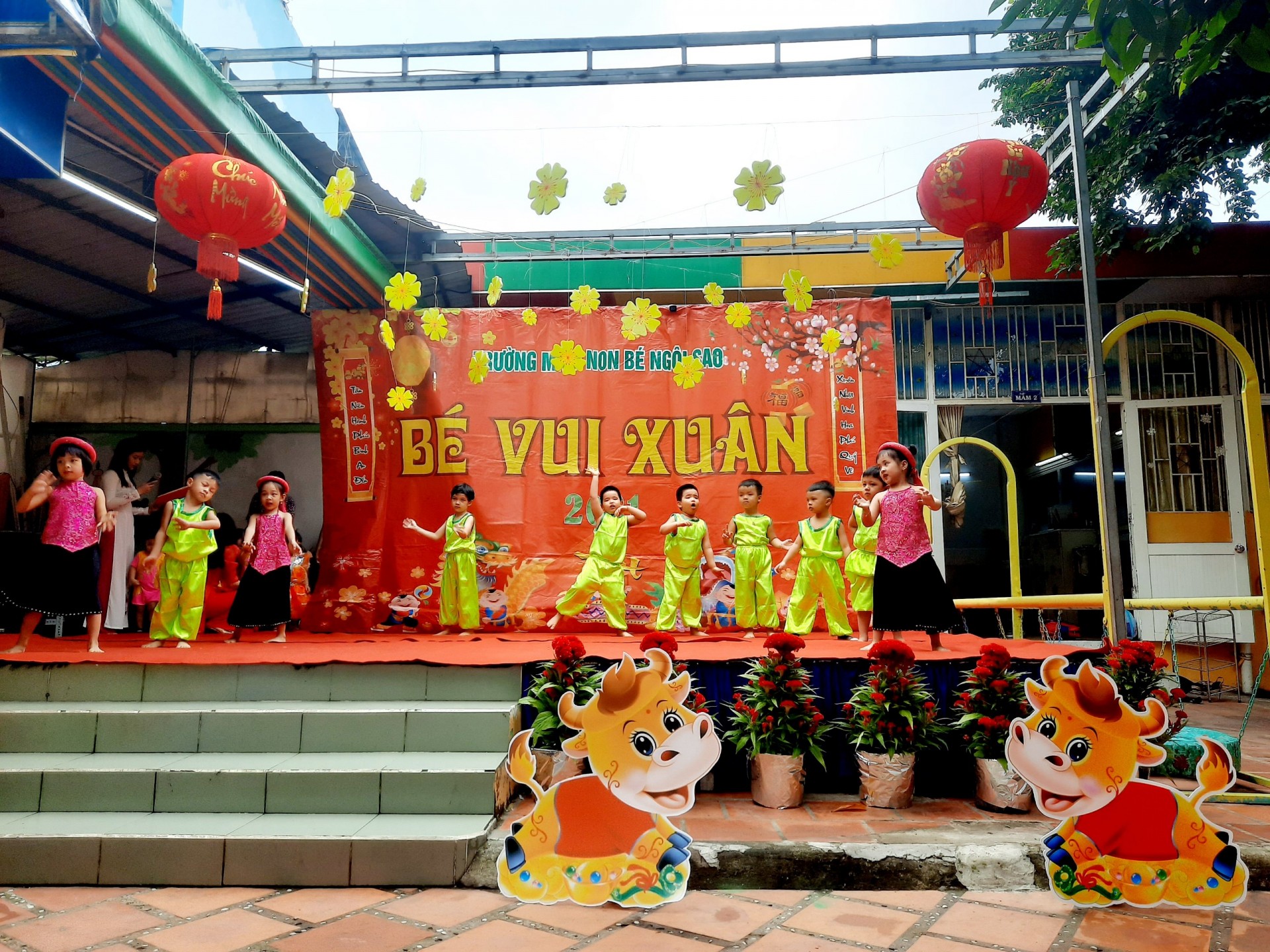 BÉ CHÀO XUÂN 2021