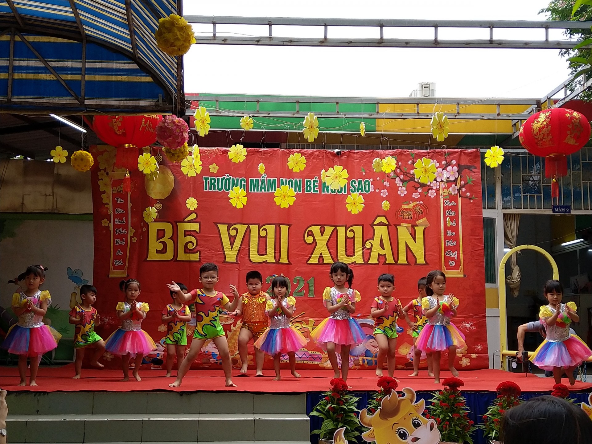 BÉ CHÀO XUÂN 2021