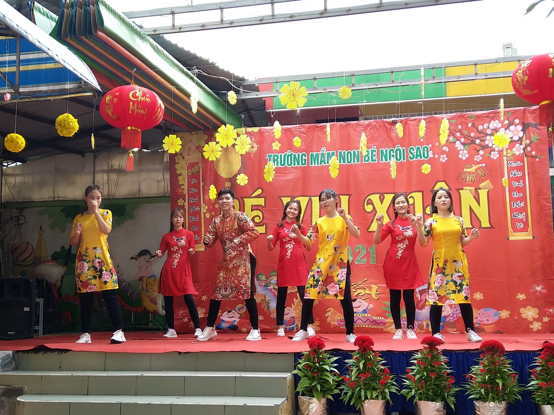 BÉ CHÀO XUÂN 2021