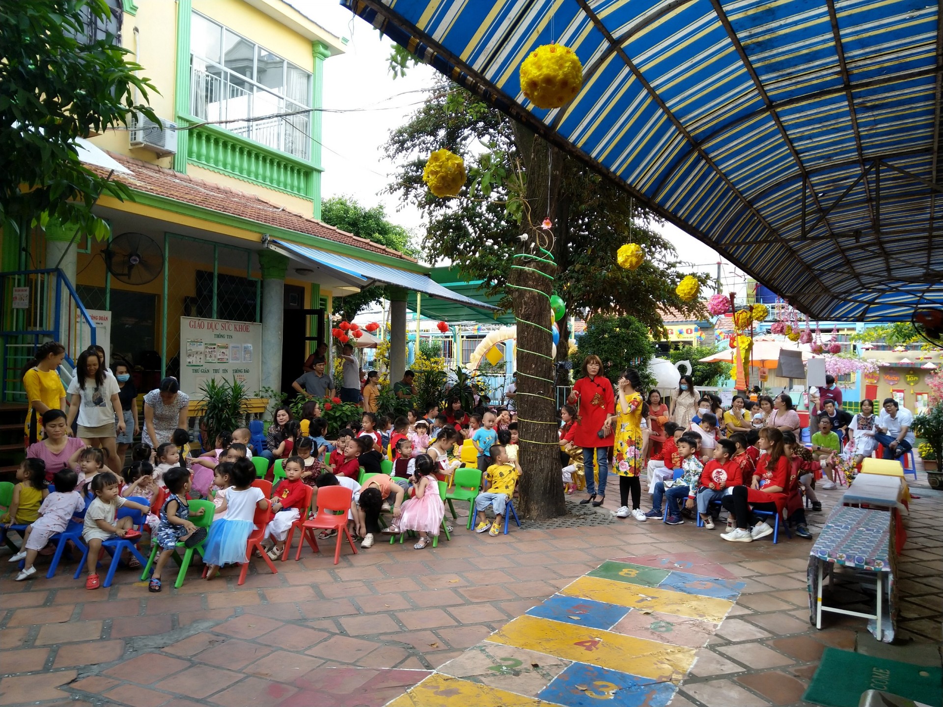 BÉ CHÀO XUÂN 2021