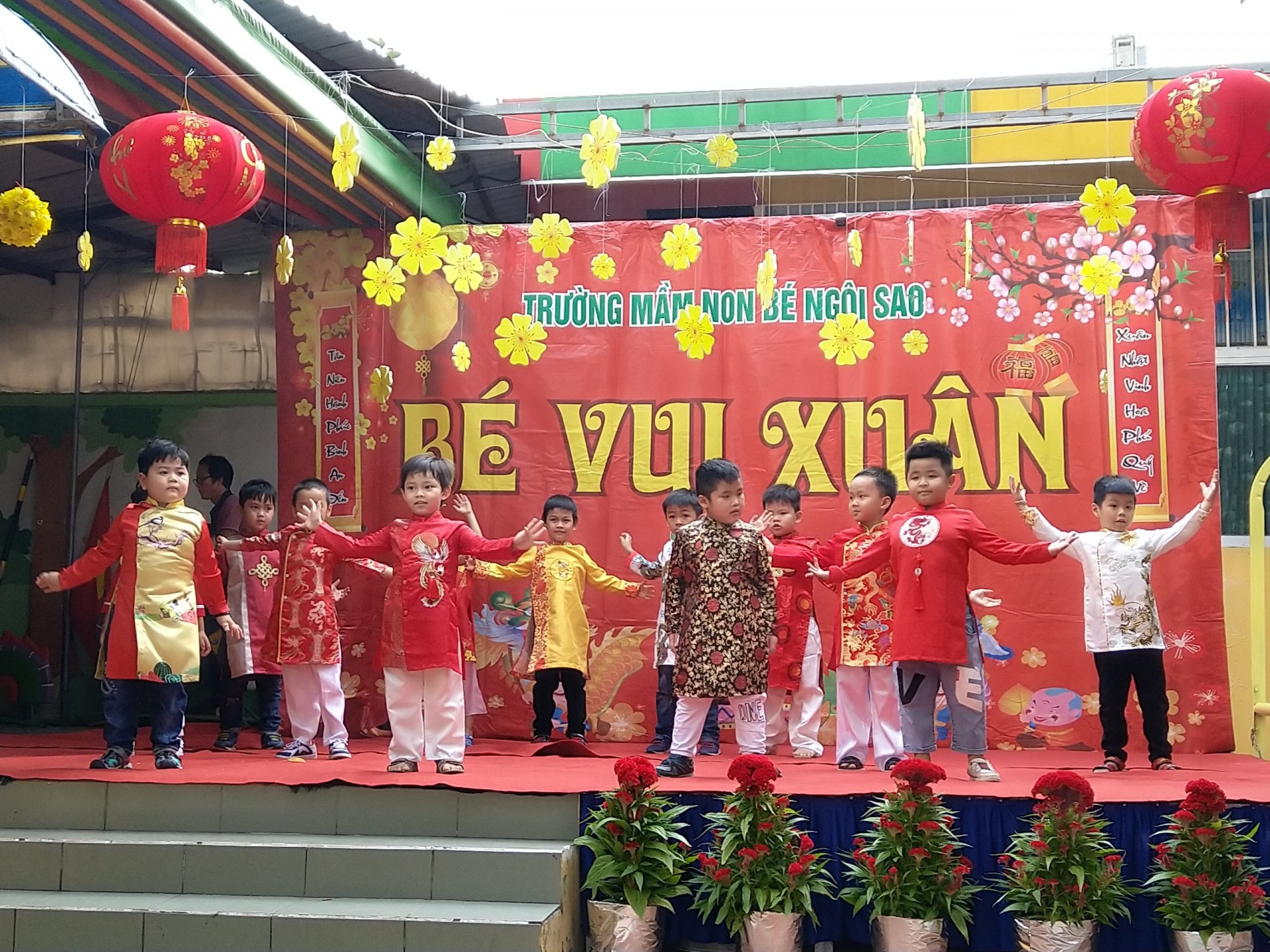 BÉ CHÀO XUÂN 2021