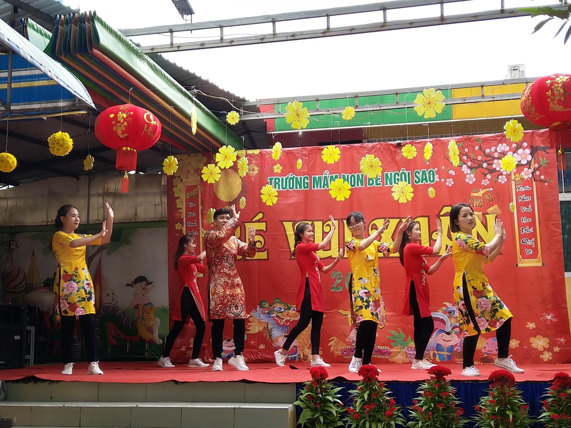 BÉ CHÀO XUÂN 2021