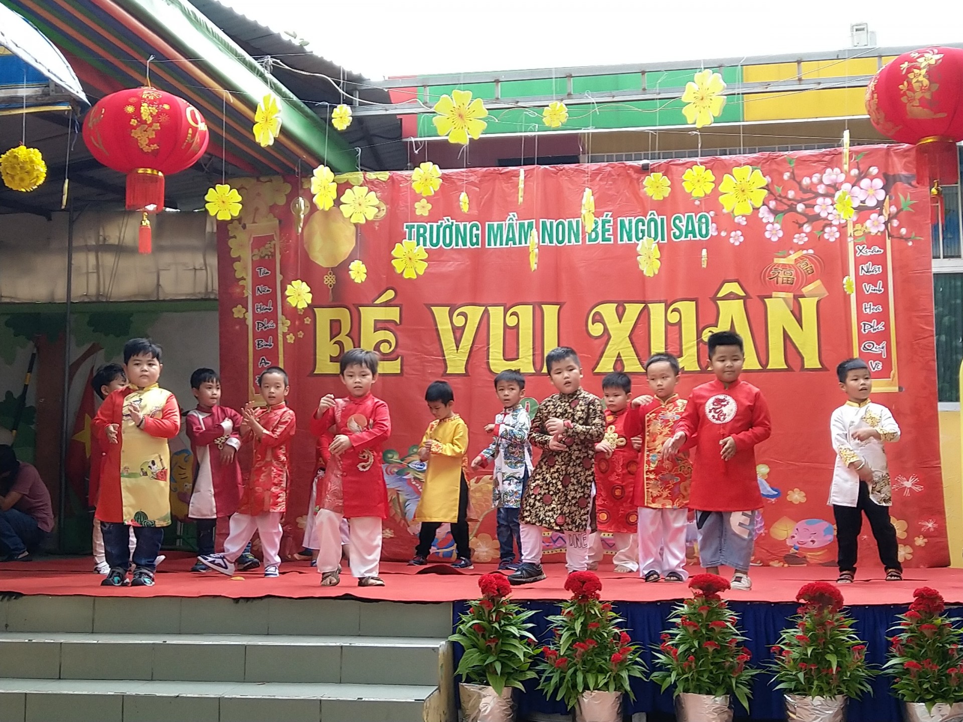 BÉ CHÀO XUÂN 2021