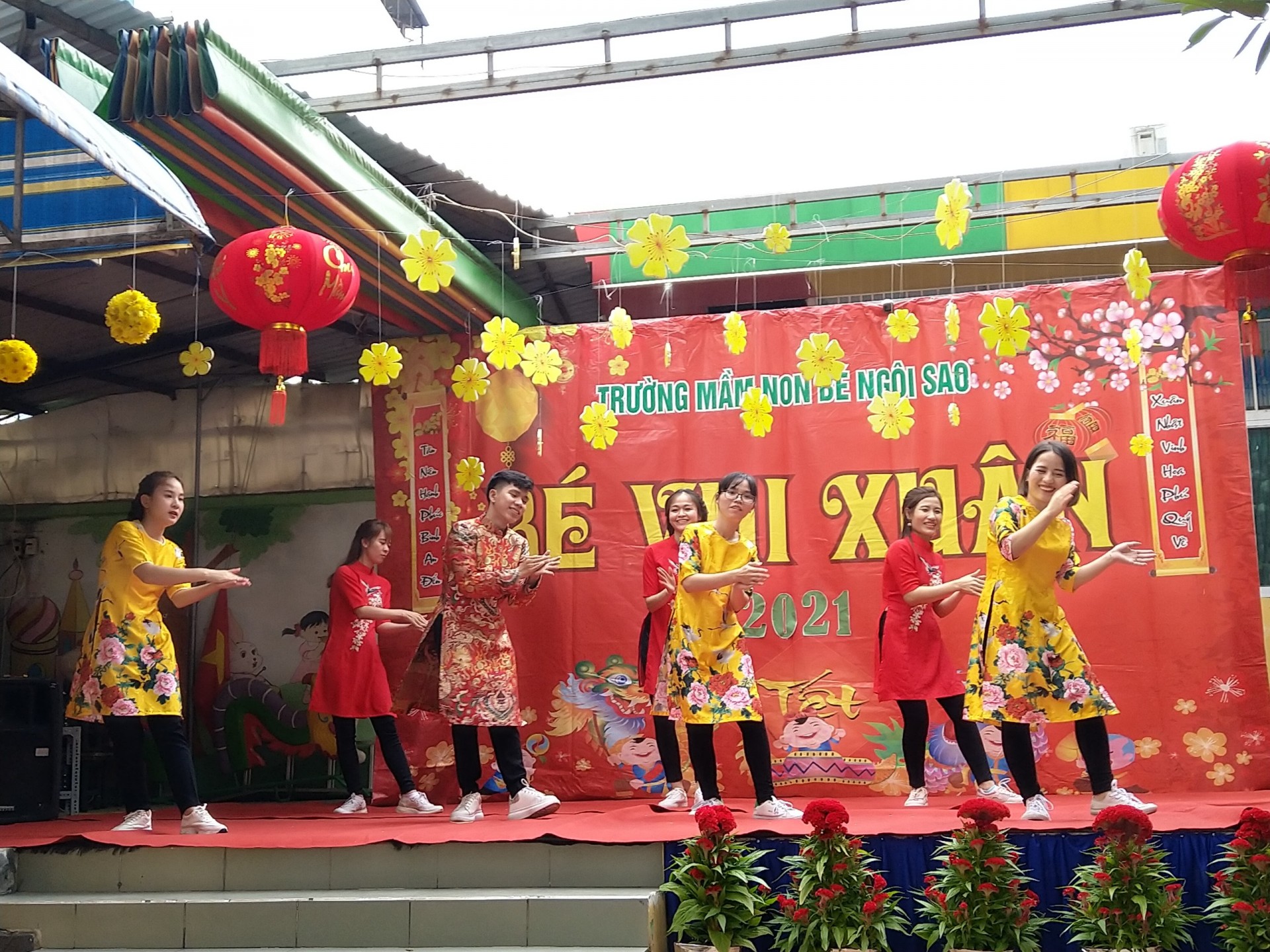 BÉ CHÀO XUÂN 2021