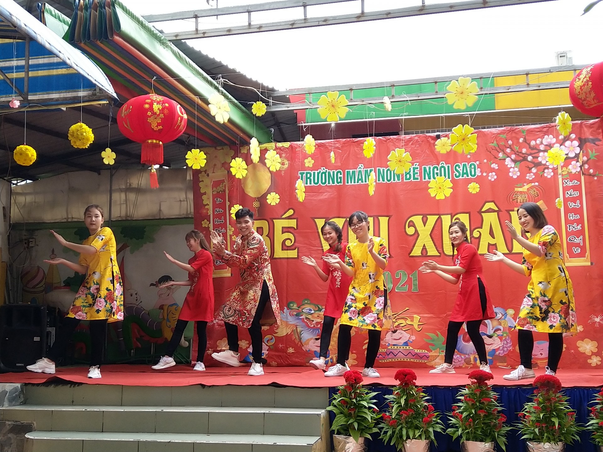 BÉ CHÀO XUÂN 2021