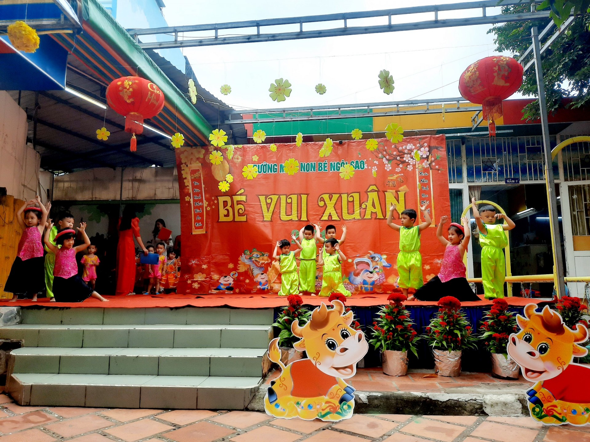 BÉ CHÀO XUÂN 2021