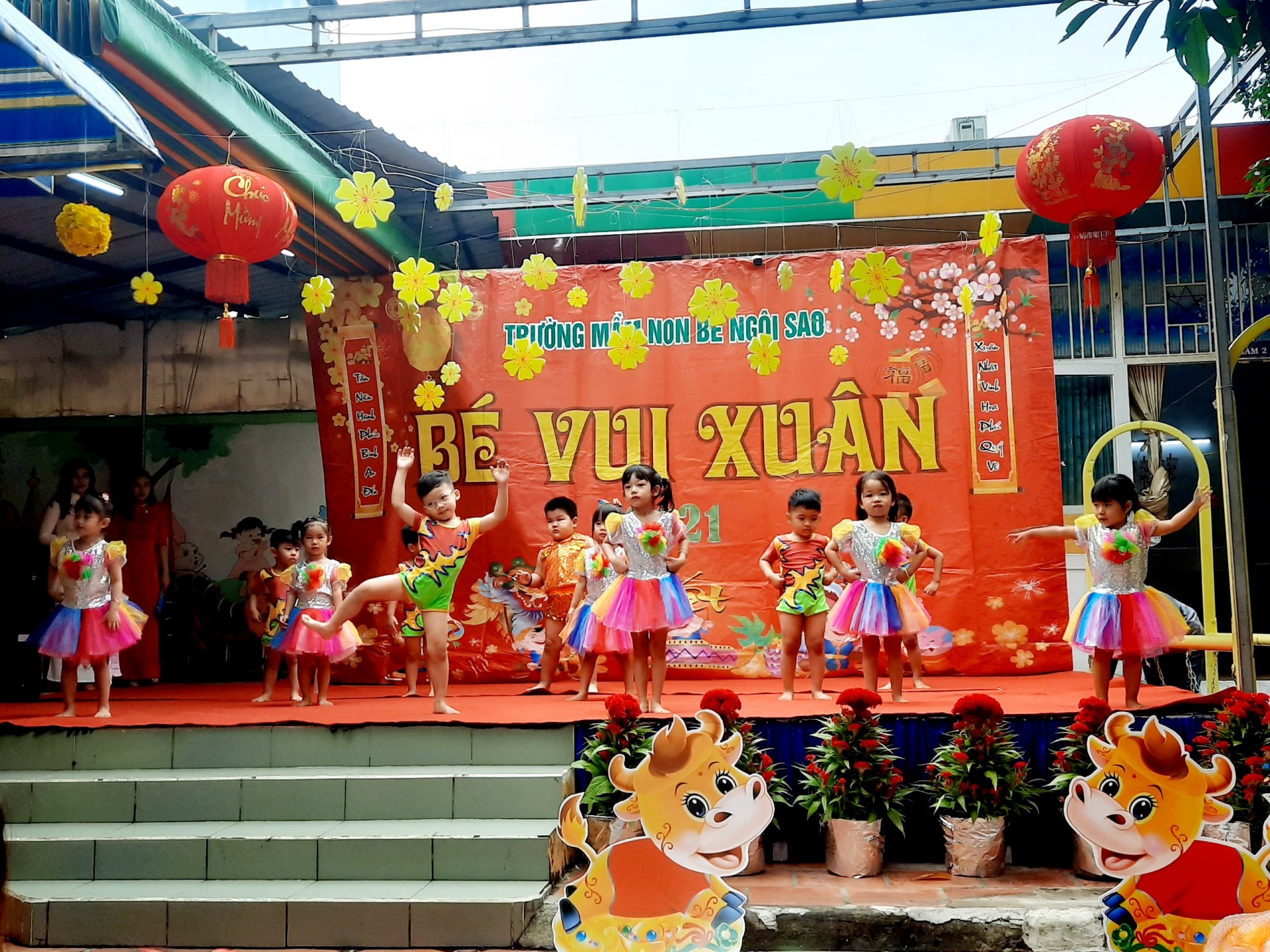 BÉ CHÀO XUÂN 2021