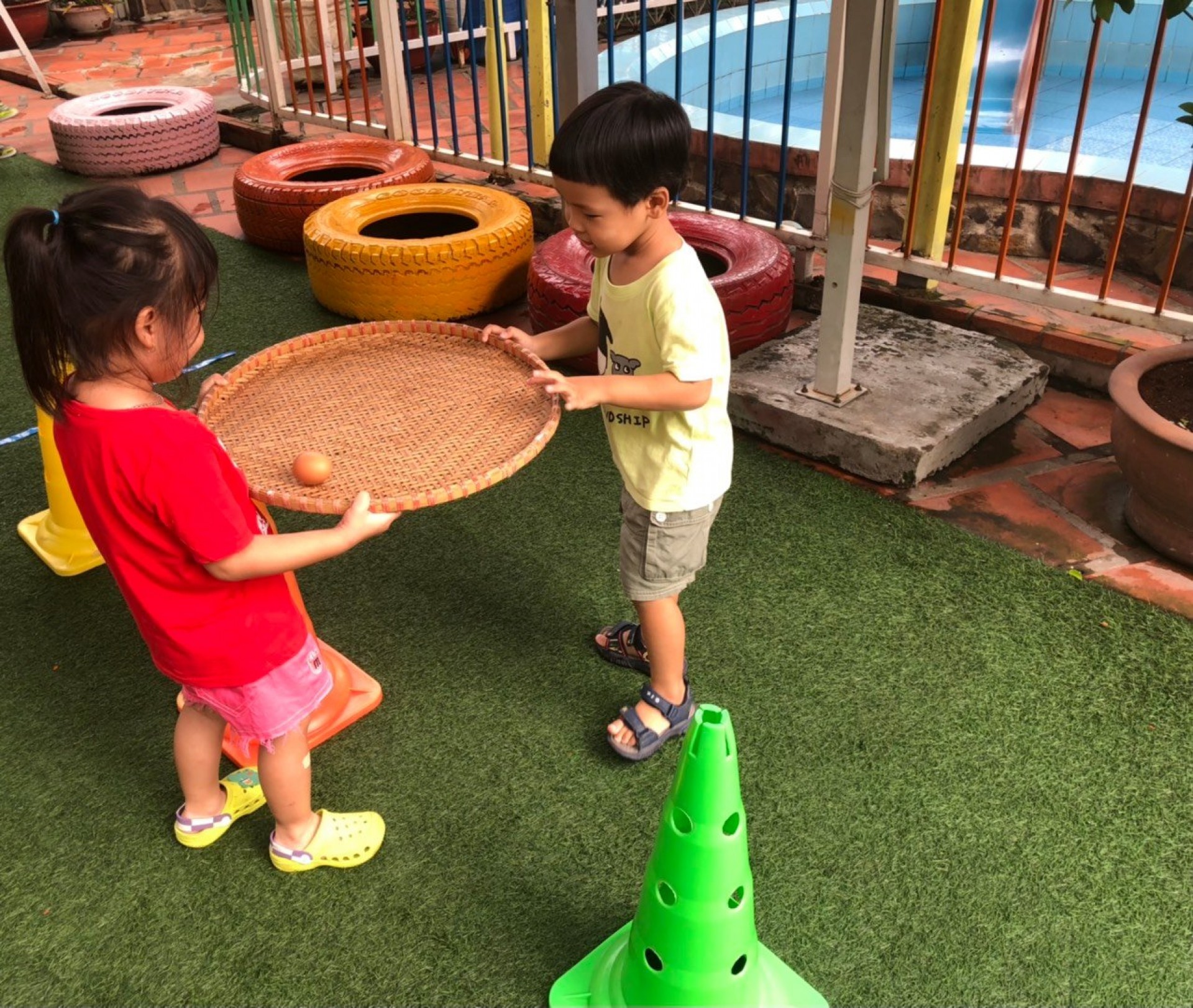 LỚP CHỒI BÉ TÌM HIỂU TRỨNG CÓ Ở ĐÂU?