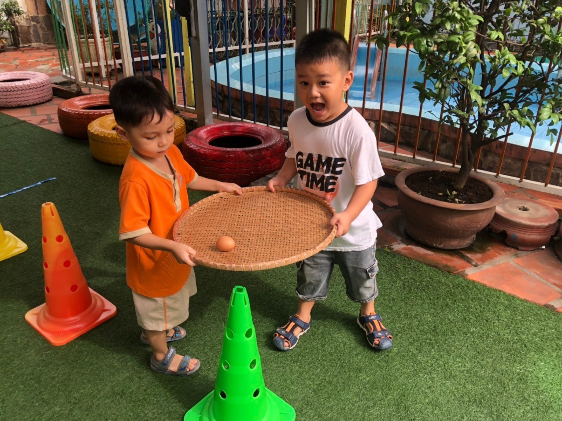 LỚP CHỒI BÉ TÌM HIỂU TRỨNG CÓ Ở ĐÂU?